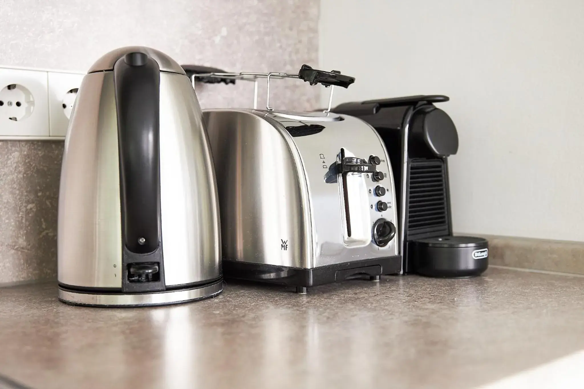 Coffee/Tea Facilities in Apartments Rosenthal Residence