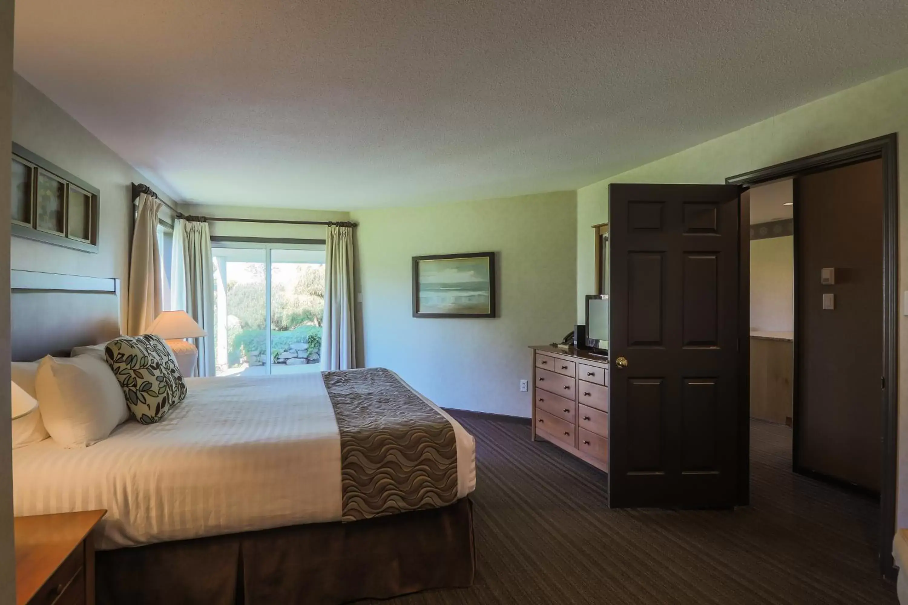 Bedroom in Pacific Shores Resort & Spa