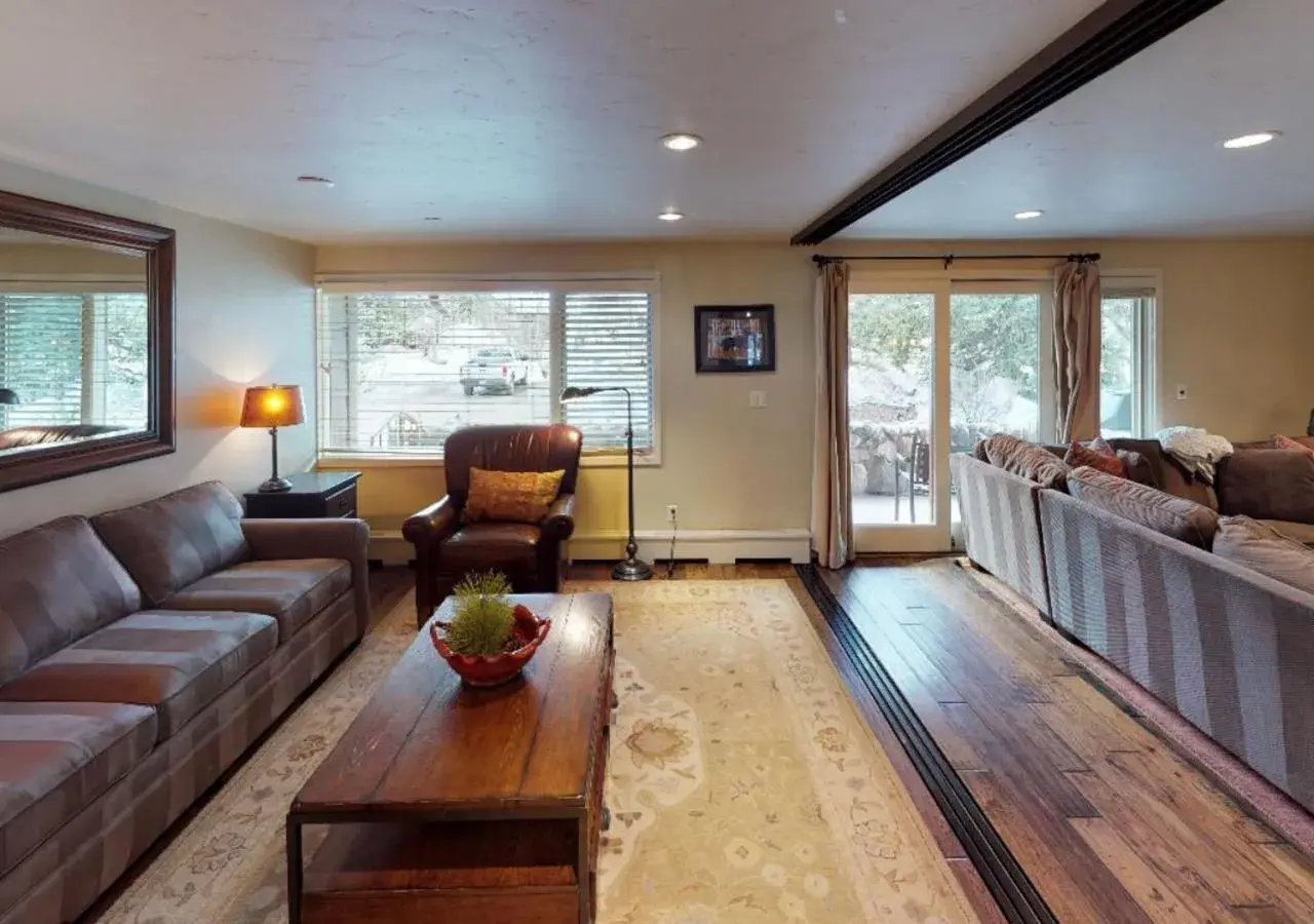 Two-Bedroom Apartment in Manor Vail Lodge Two-Bedroom Apartment in Manor Vail Lodge