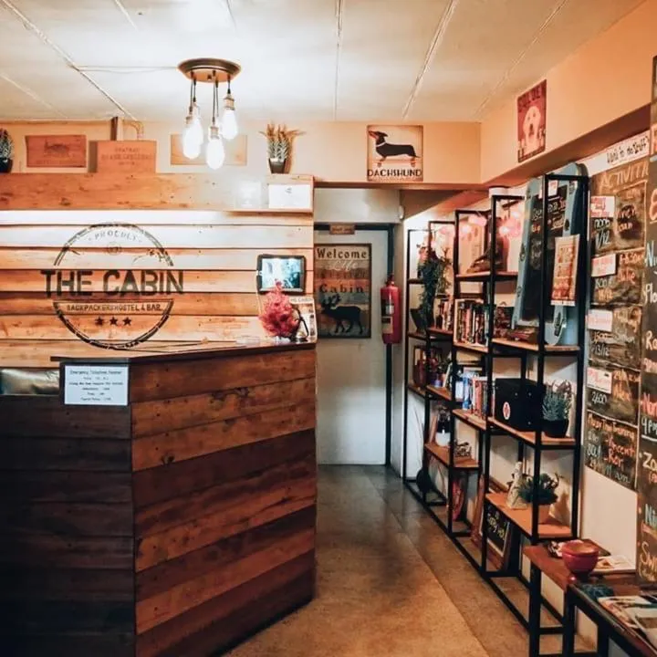 Restaurant/places to eat in The Cabin Backpackers Hostel & Bar