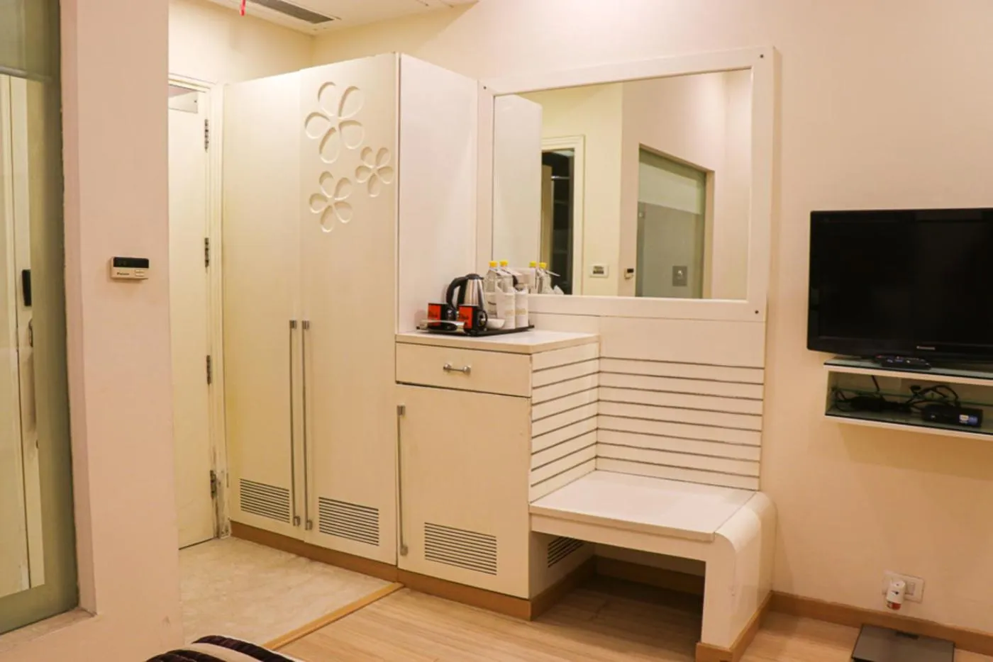 TV and multimedia in Hotel Eternity