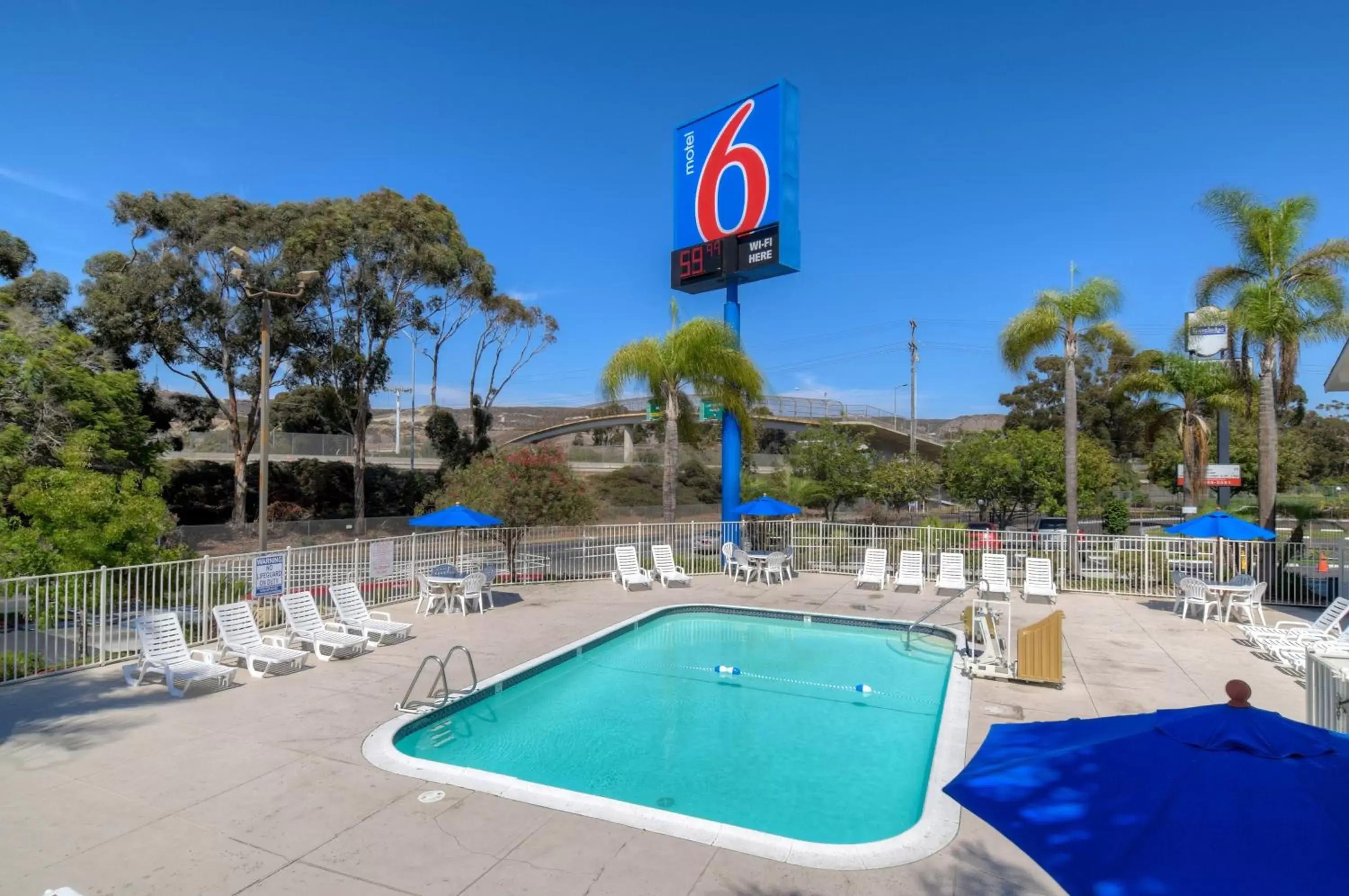 Swimming Pool in Motel 6-San Ysidro, CA - San Diego - Border