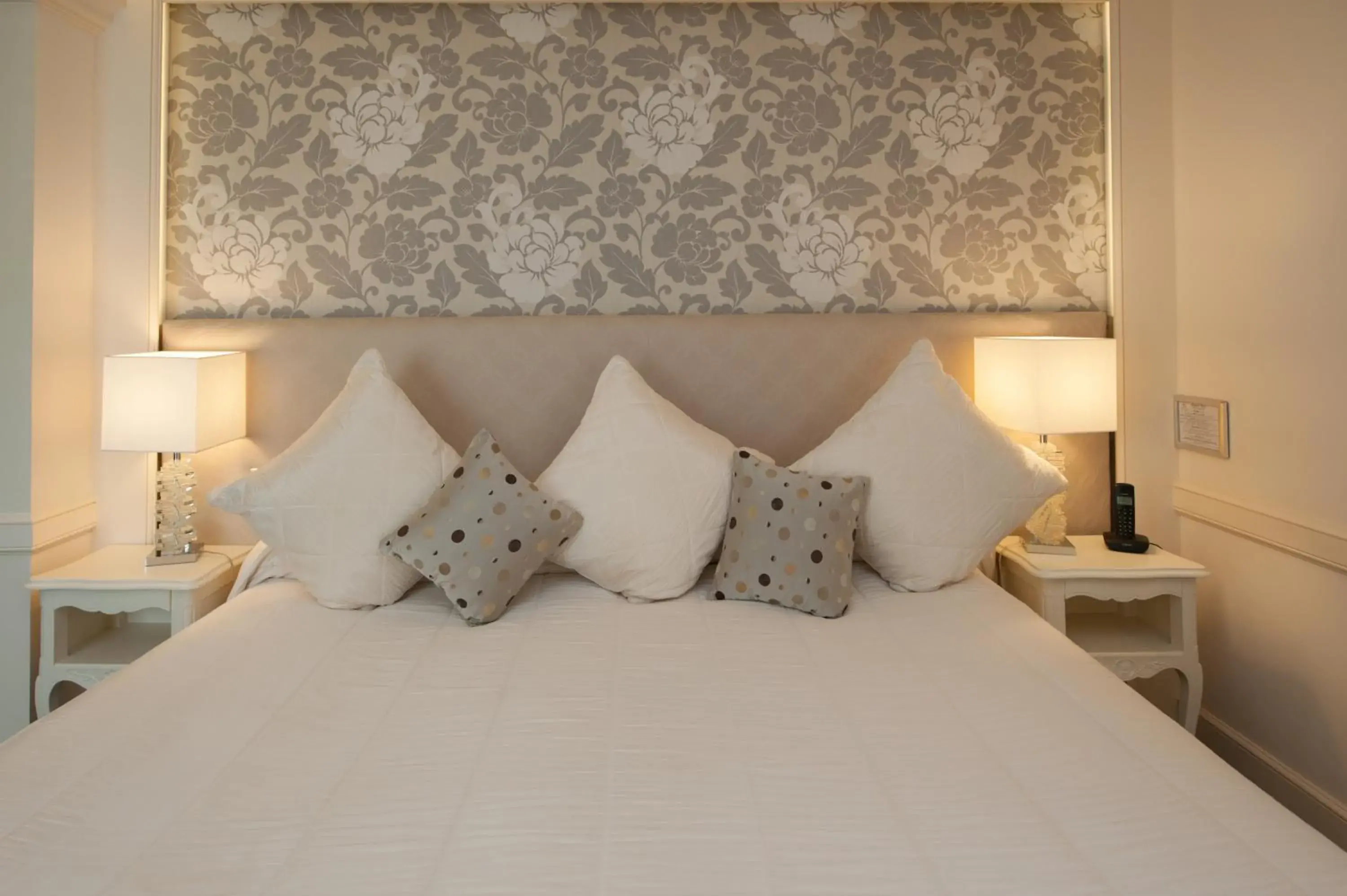 Bedroom, Bed in Auberge de Cassagne & Spa