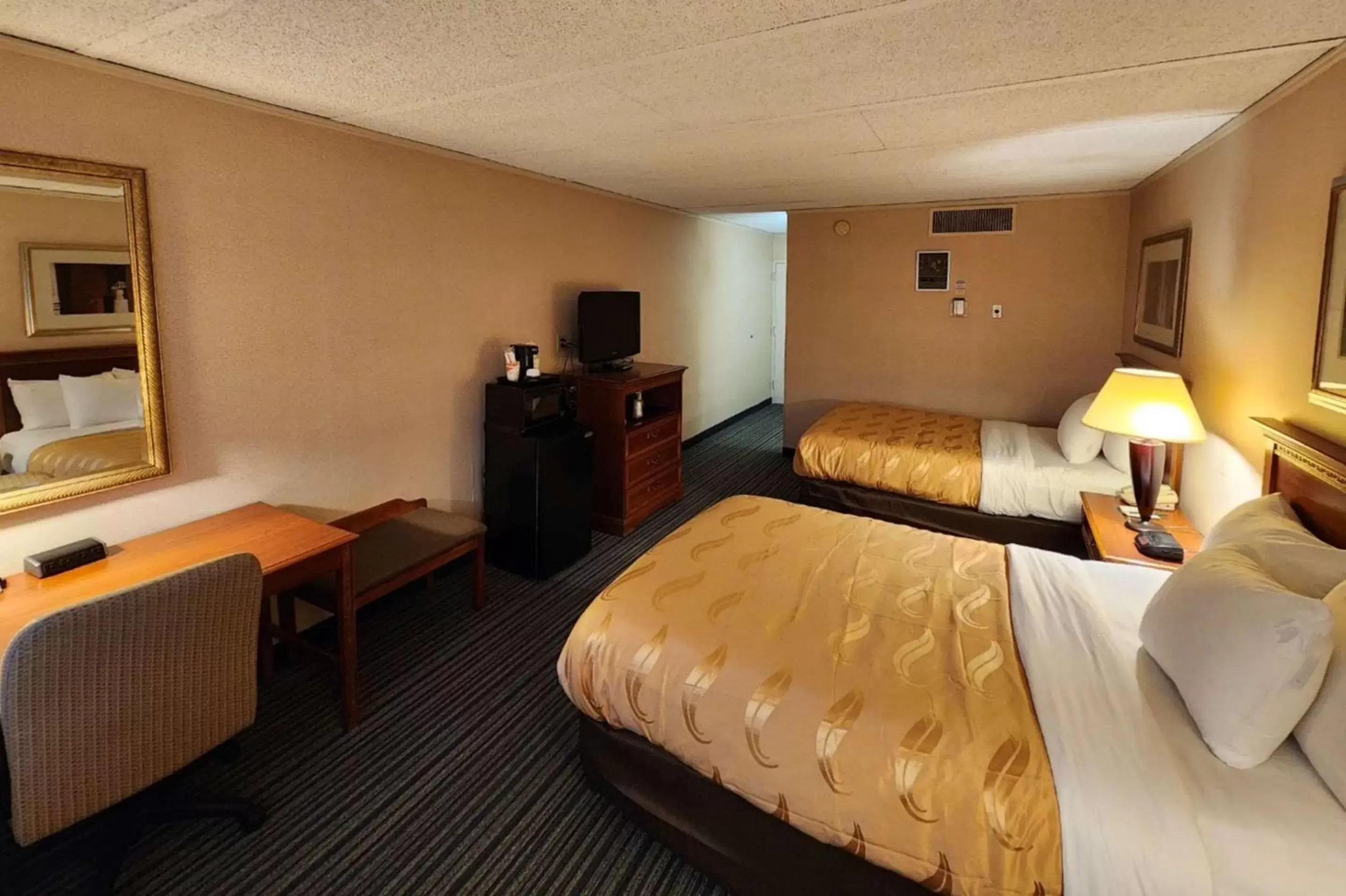 Bedroom, Bed in Quality Inn Horseheads