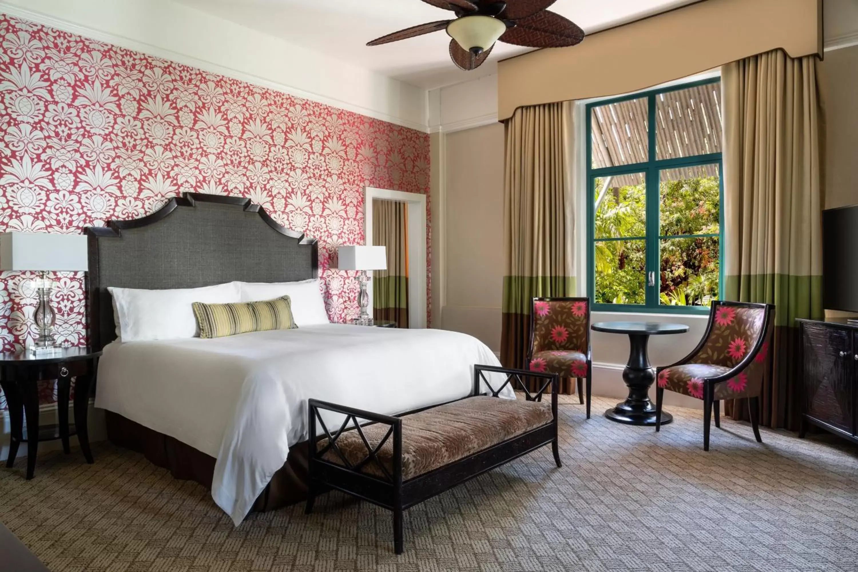 Bedroom, Bed in The Royal Hawaiian, A Luxury Collection Resort, Waikiki