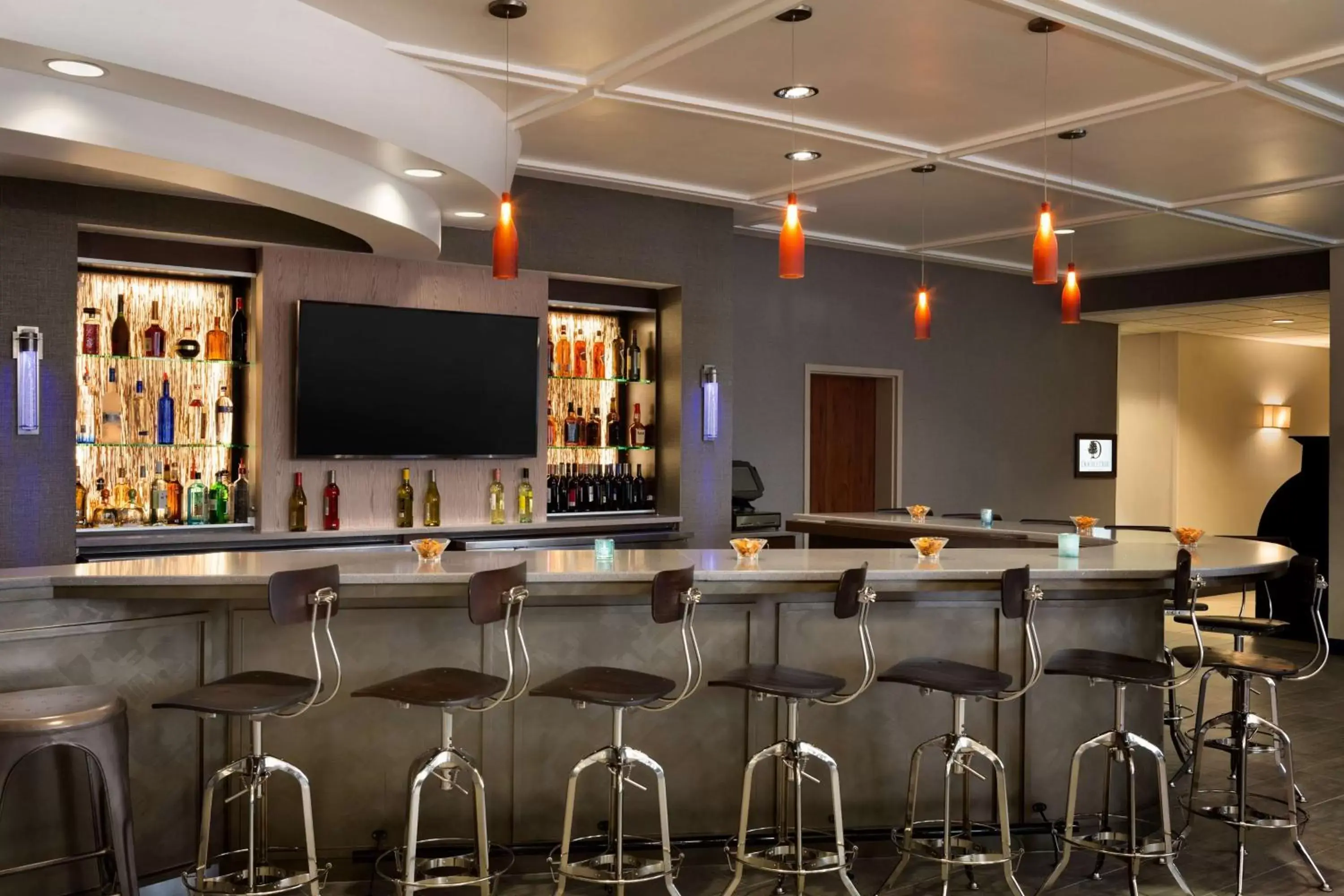 Restaurant/places to eat in DoubleTree by Hilton Hotel Oklahoma City Airport