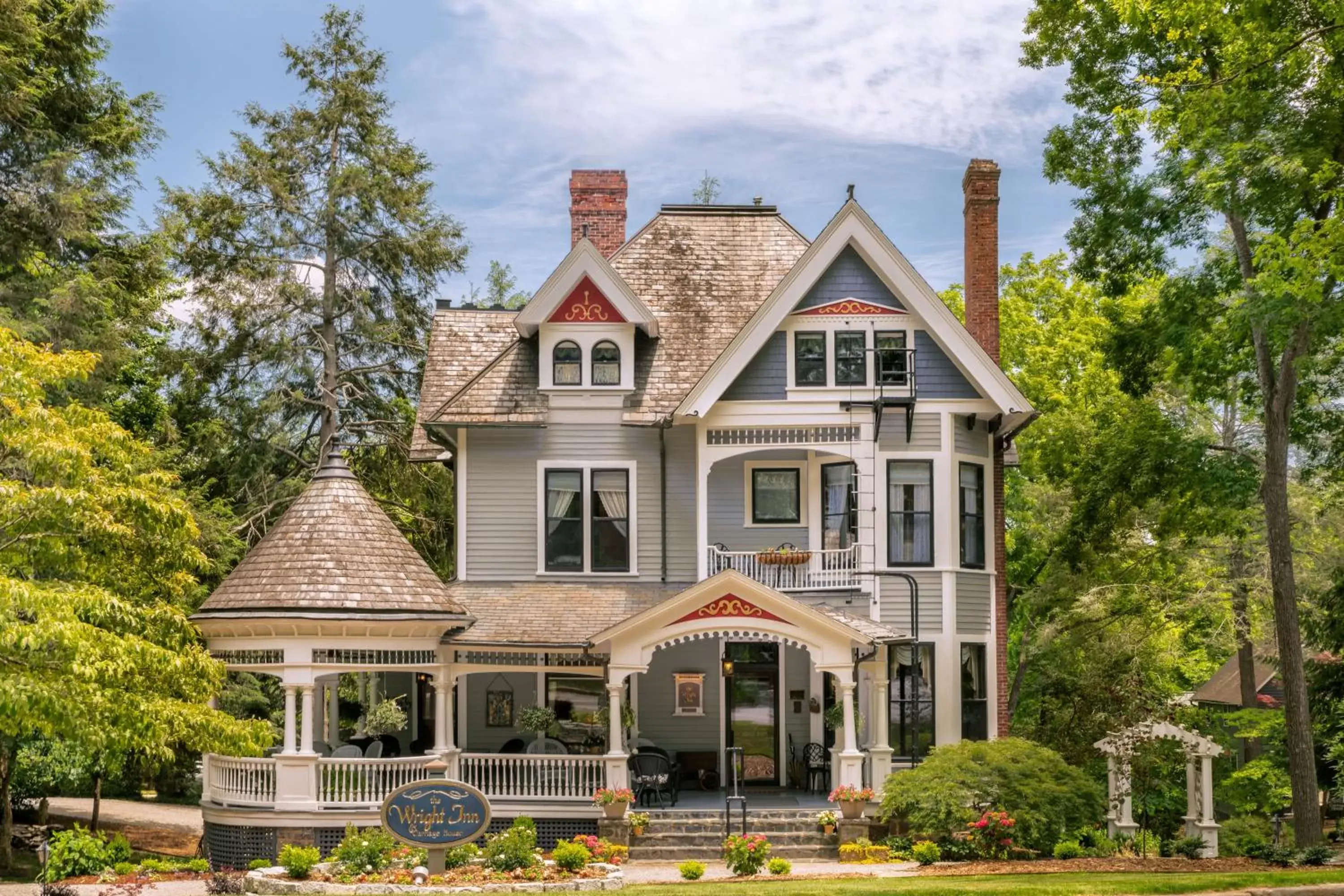 Property Building in The 1899 Wright Inn & Carriage House