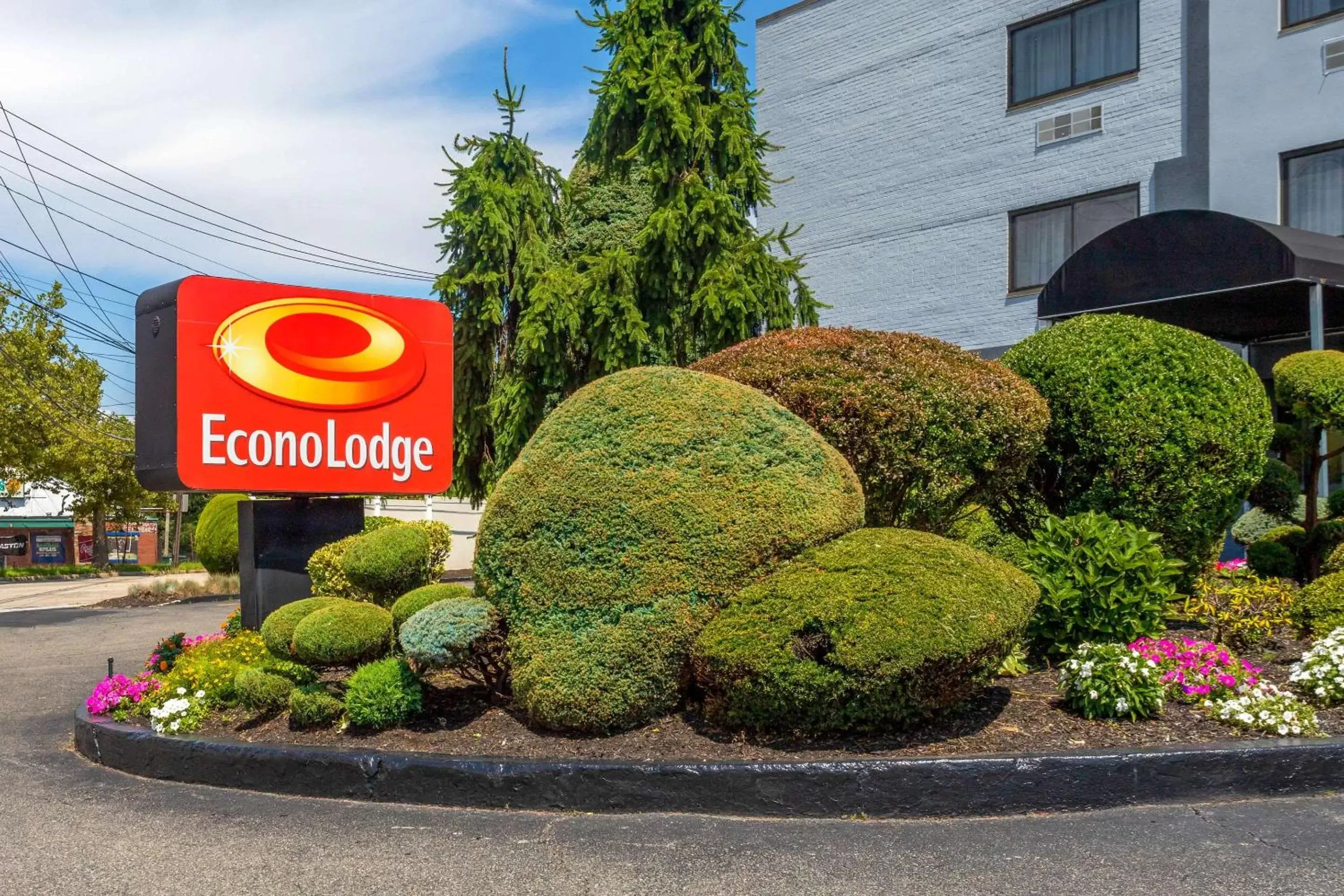 Property building, Property Logo/Sign in Econo Lodge Hicksville
