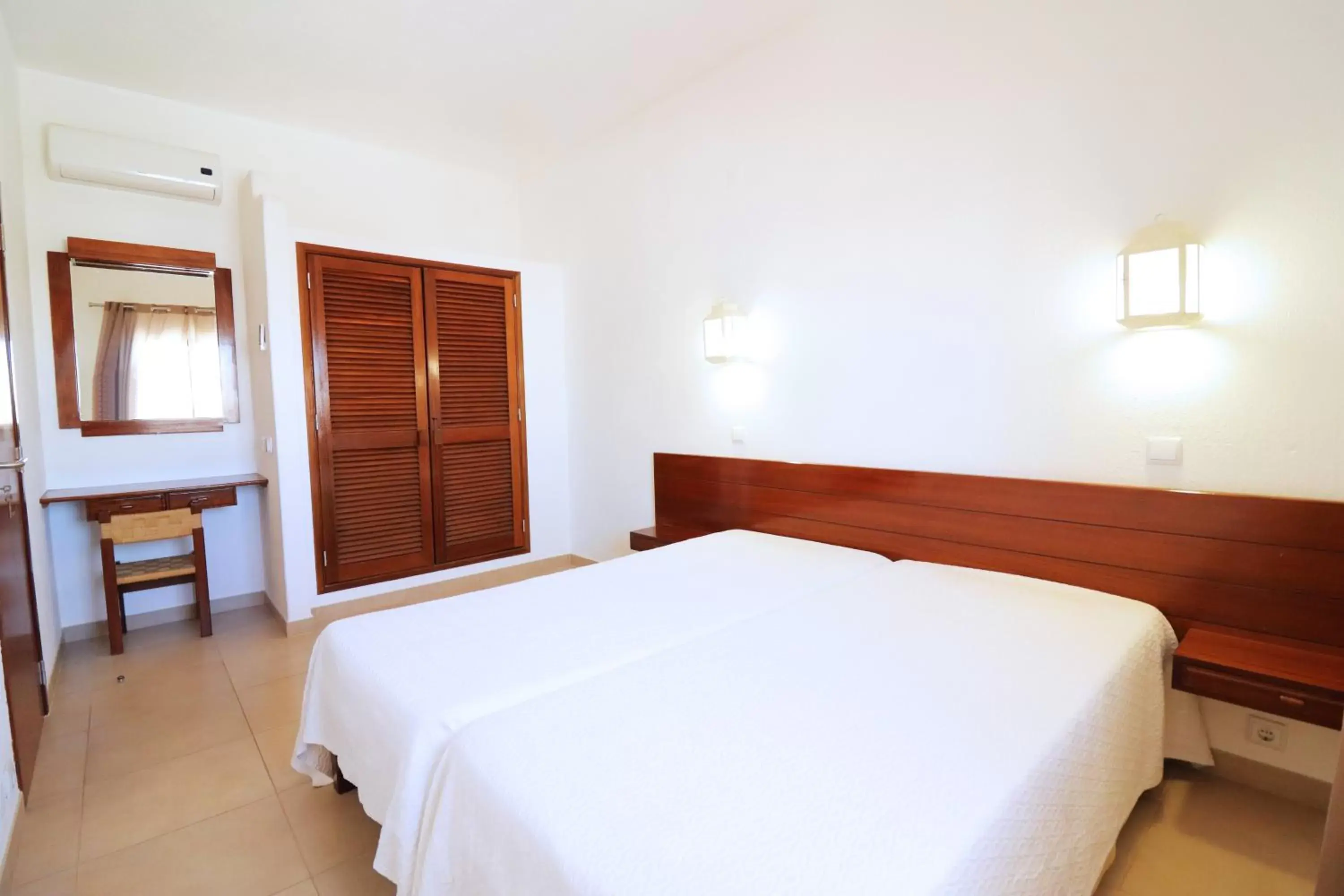 Photo of the whole room, Bed in Bellavista Jardim By BeGuest