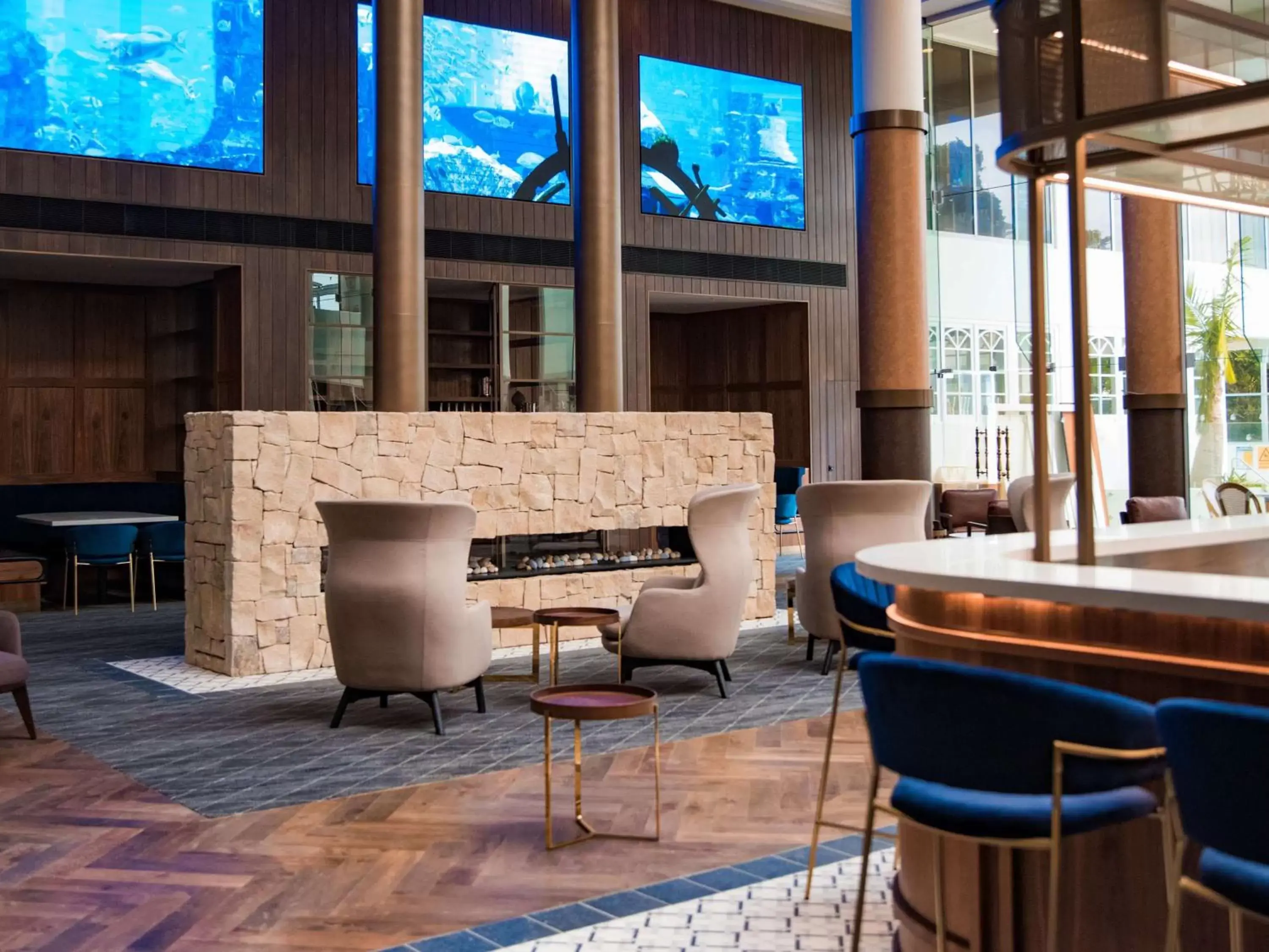Lounge or bar, Seating Area in Novotel Wollongong Northbeach