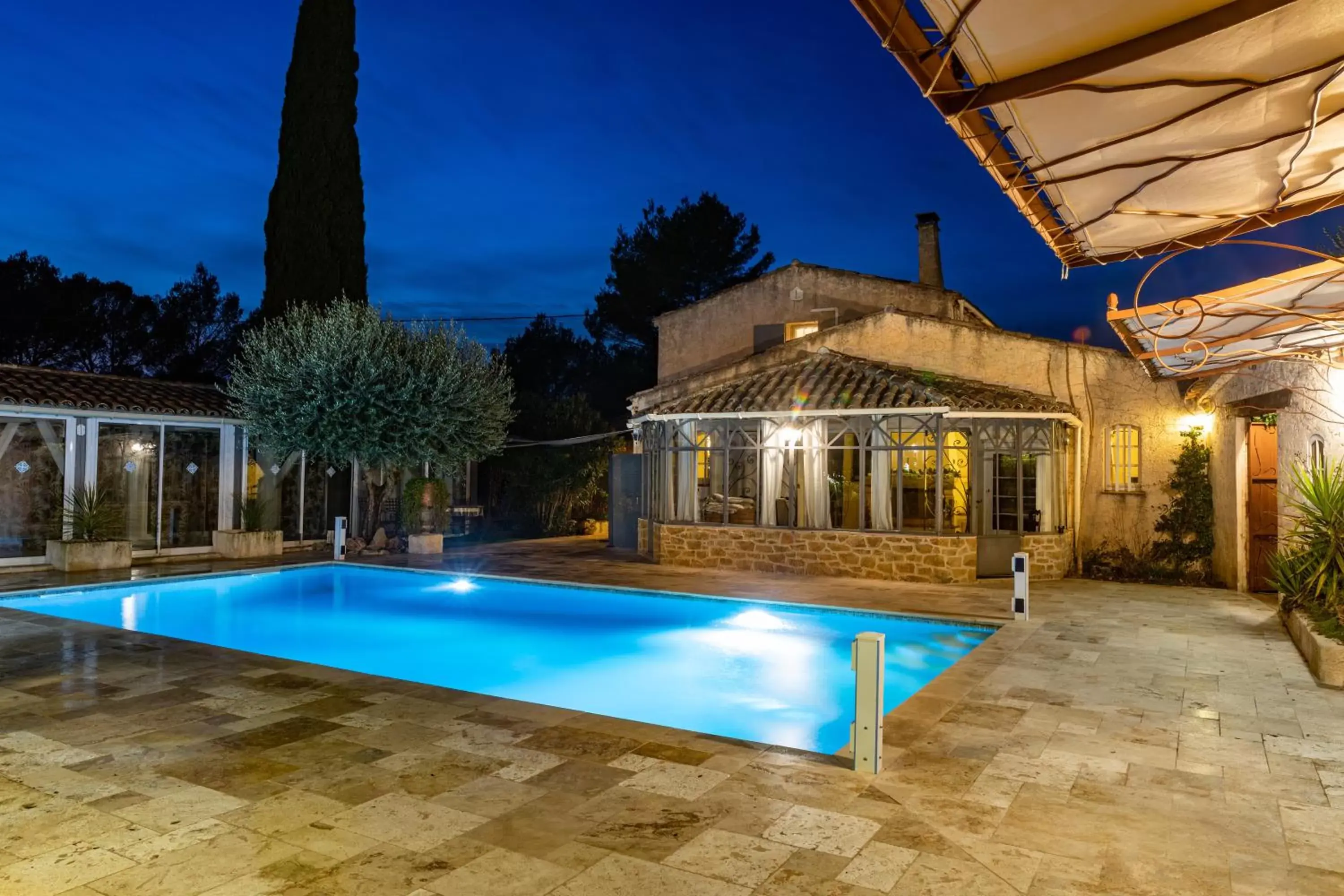 Night, Swimming Pool in La Bastide du Mûrier