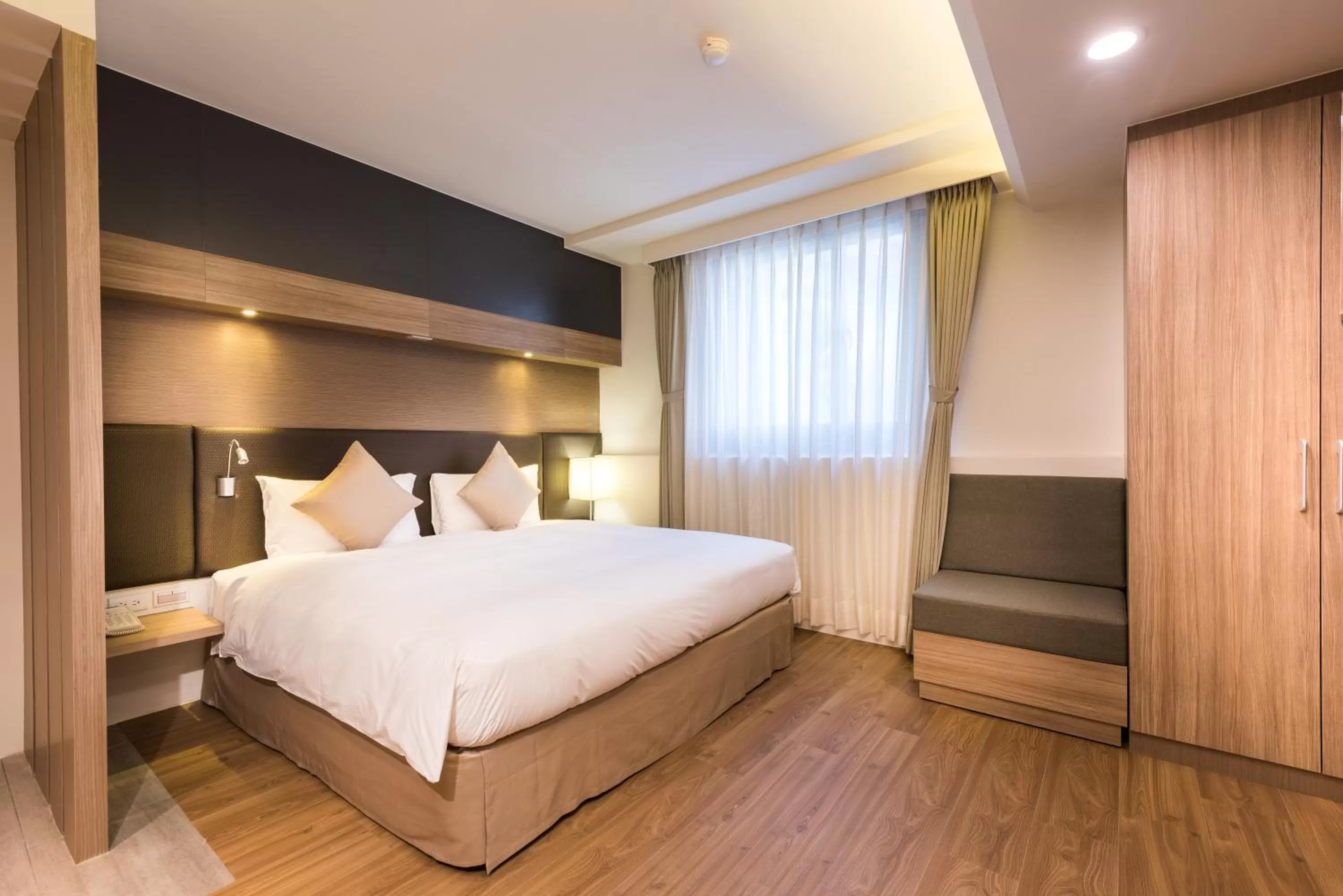 Photo of the whole room, Bed in Shin Yuan Park Hotel