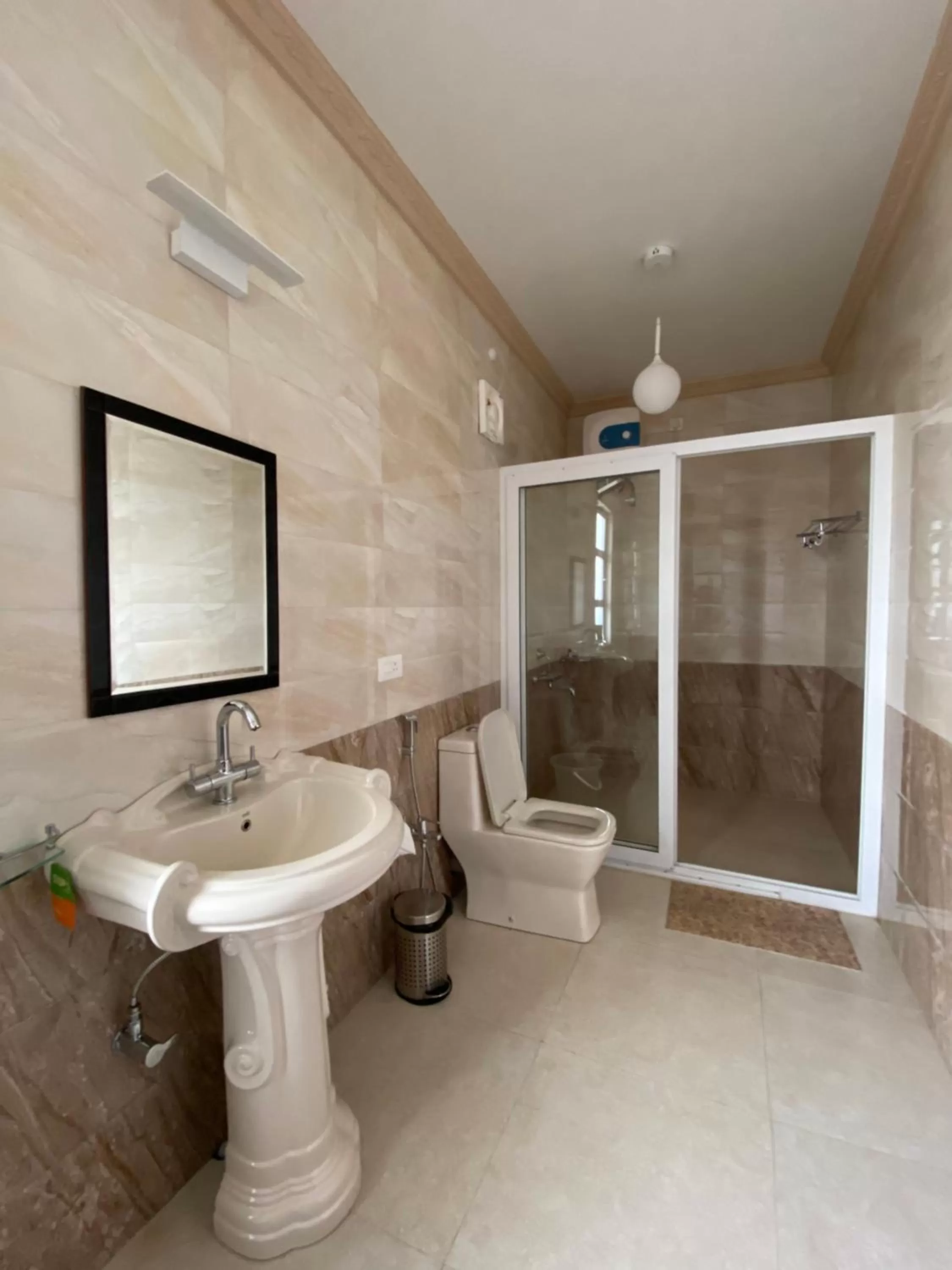 Bathroom in Windermere Inn