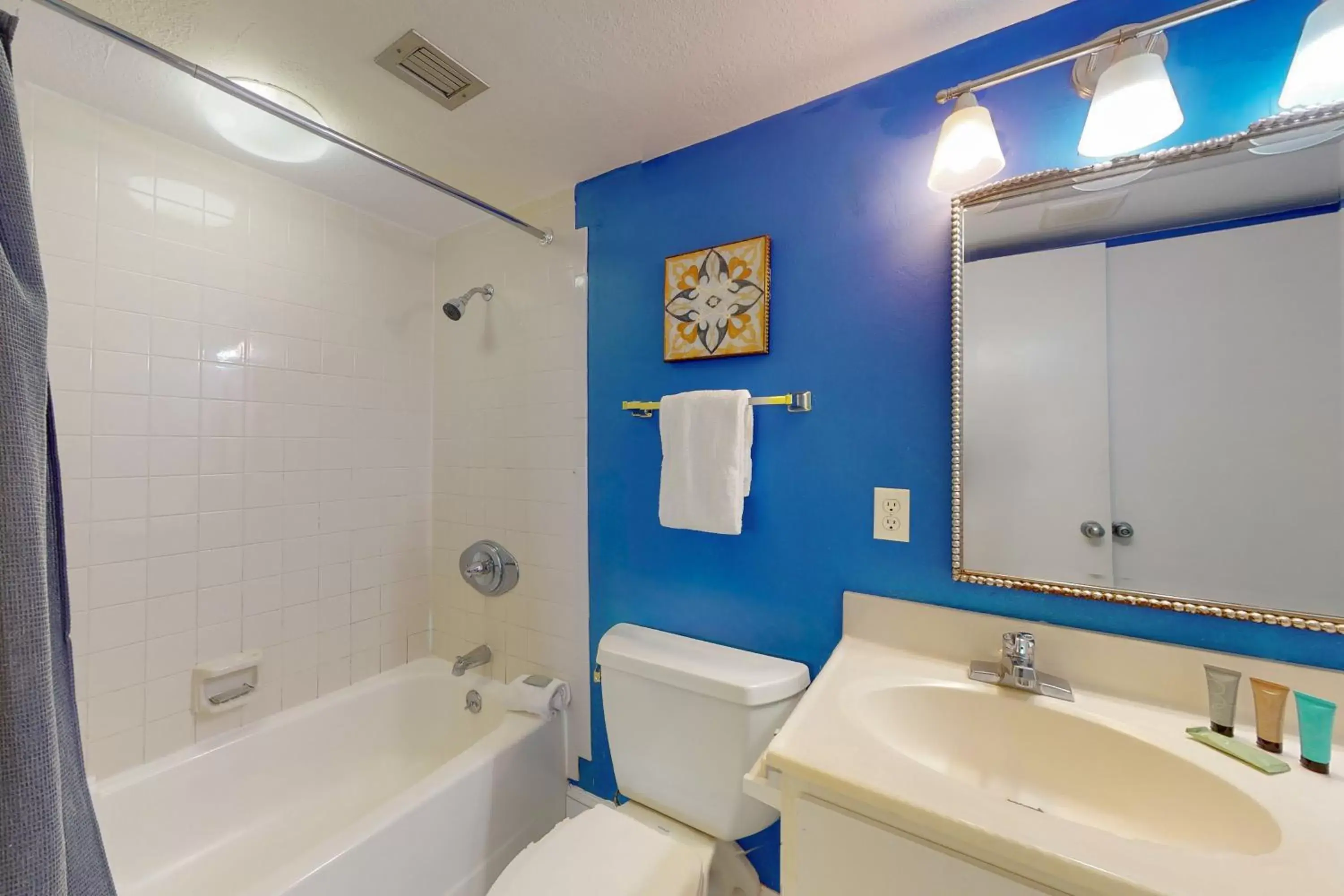 Bathroom in 1 Bed 2 Bath Apartment in SunDestin Beach Resort