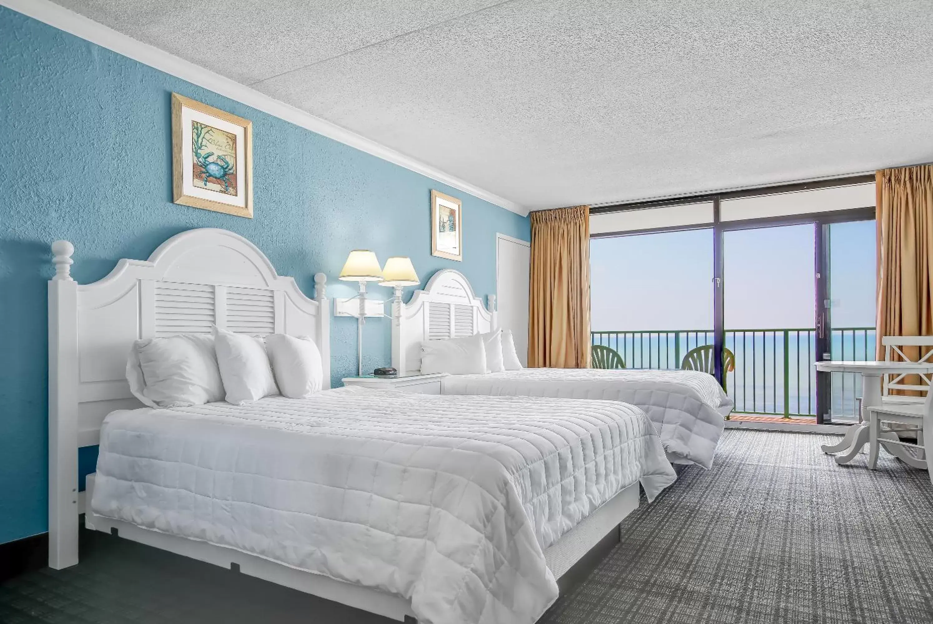 Bed in Sand Dunes Resort & Suites