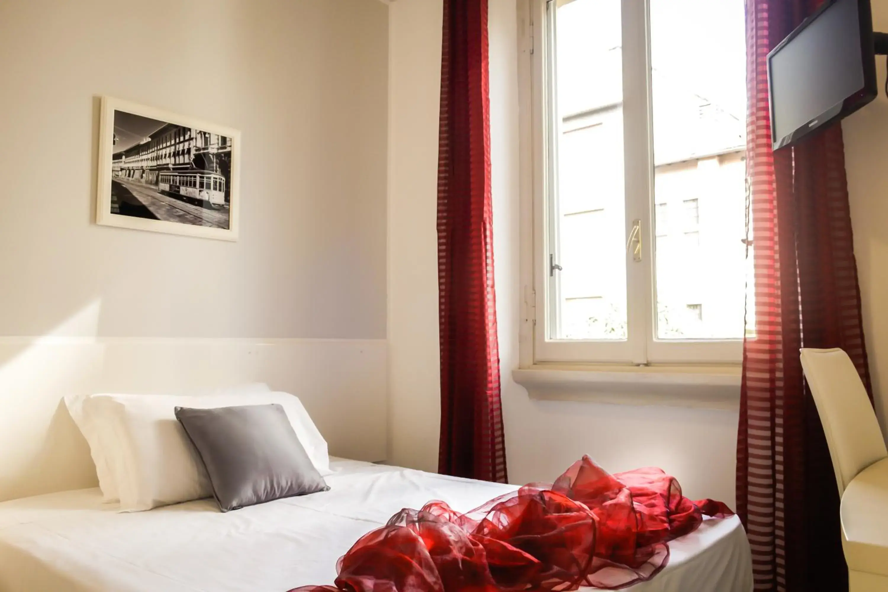 Bed in Hotel RossoVino Milano