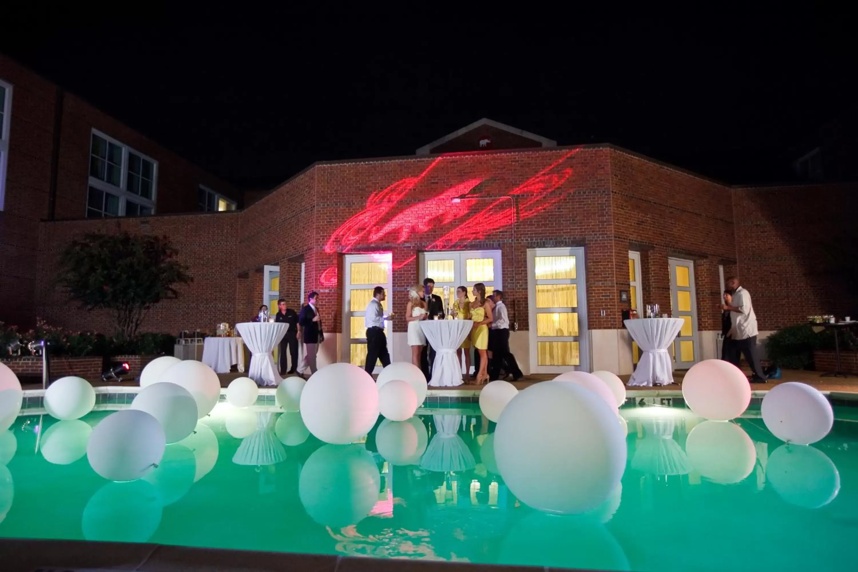 Swimming pool in Hotel Capstone Swimming pool in Hotel Capstone