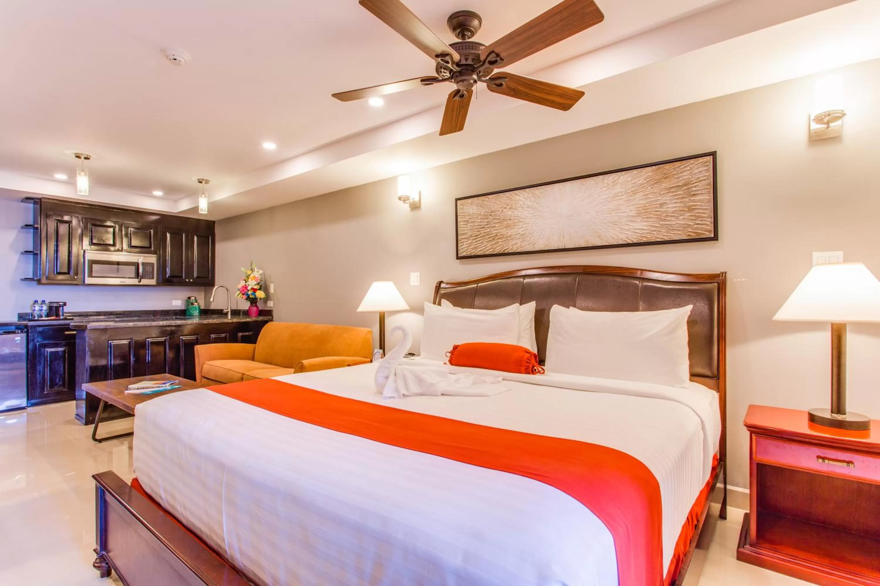 Bed in Best Western Plus Belize Biltmore Plaza