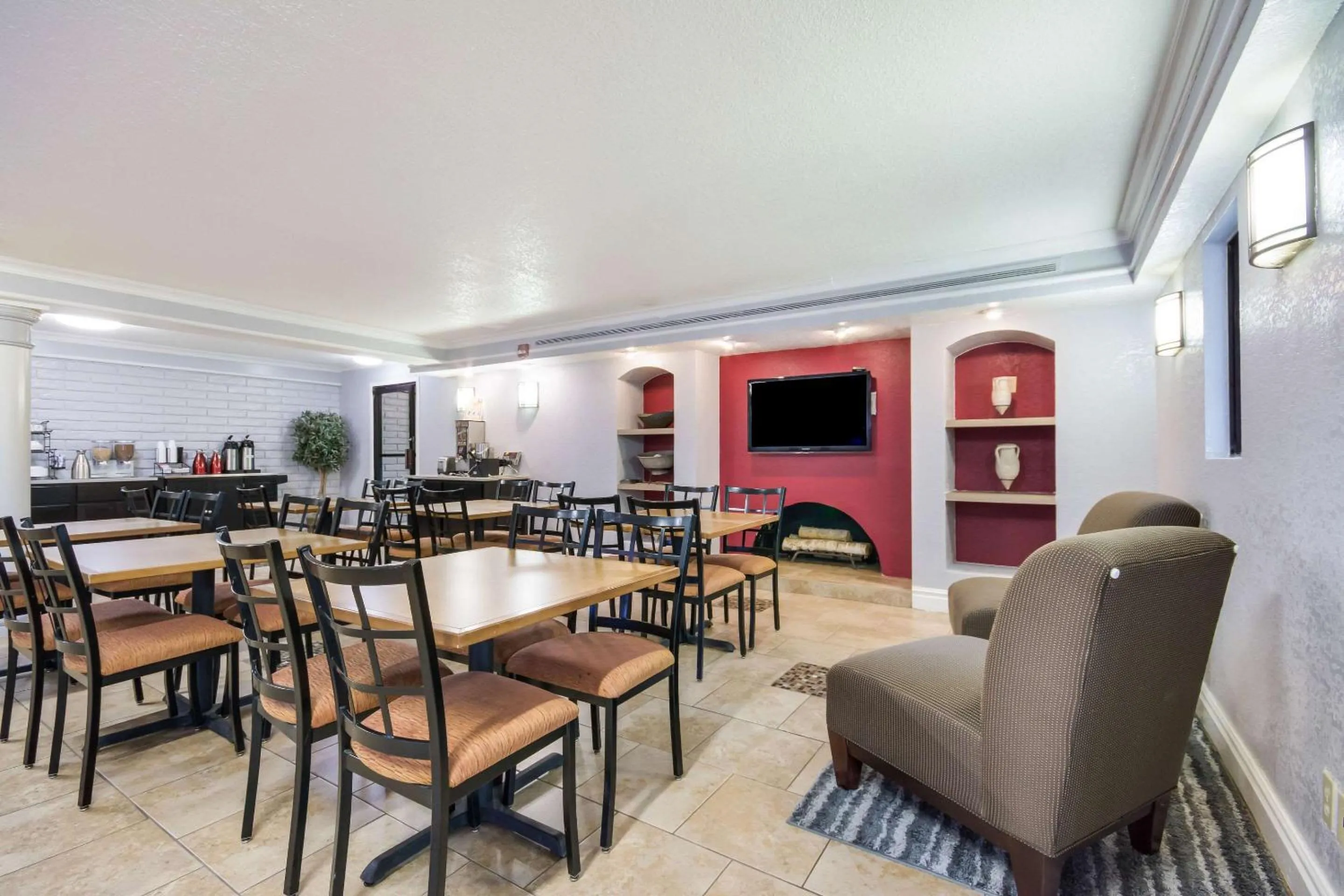 Restaurant/Places to Eat in Econo Lodge