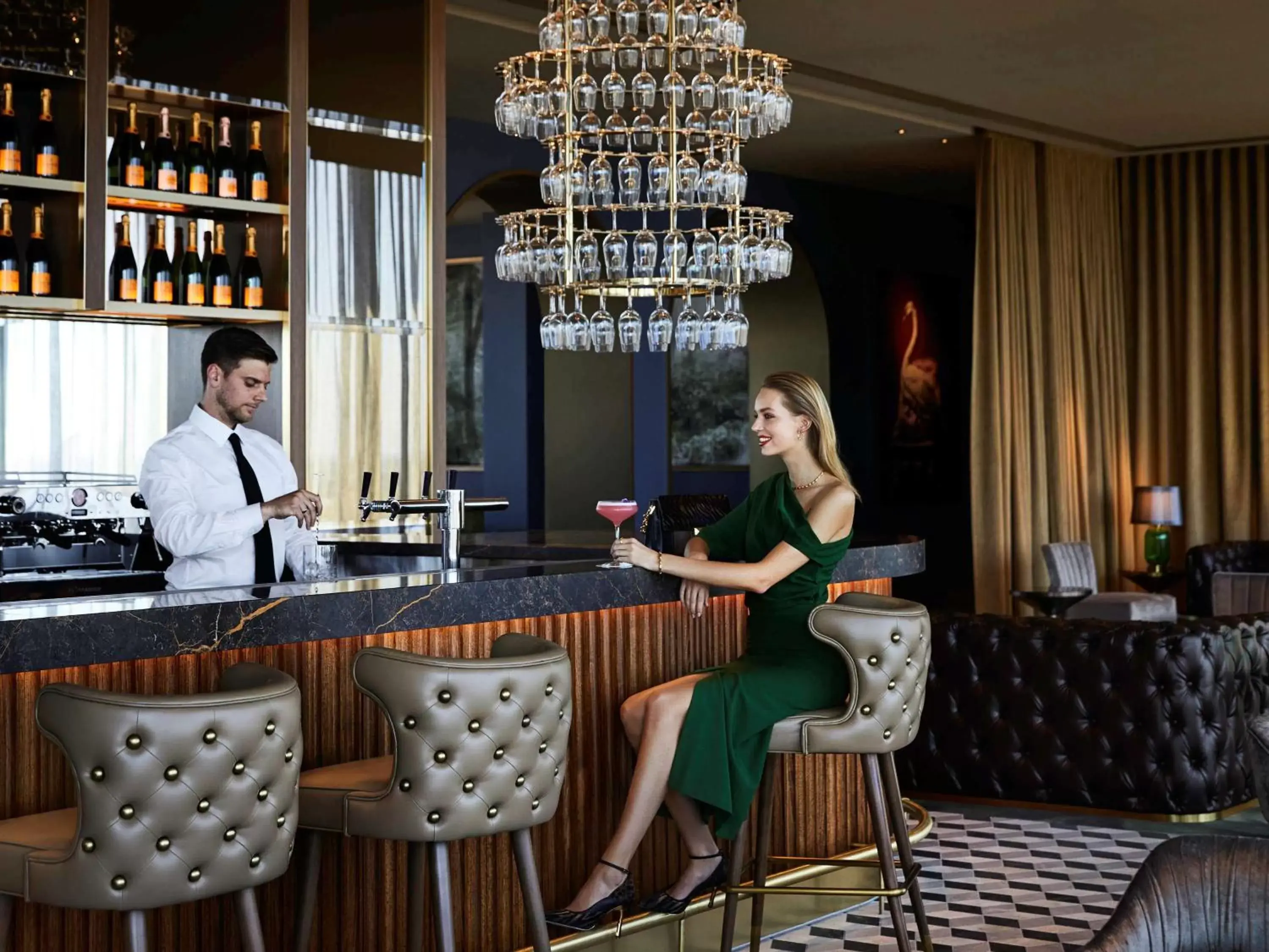 Lounge or bar in Hotel Chadstone Melbourne, MGallery