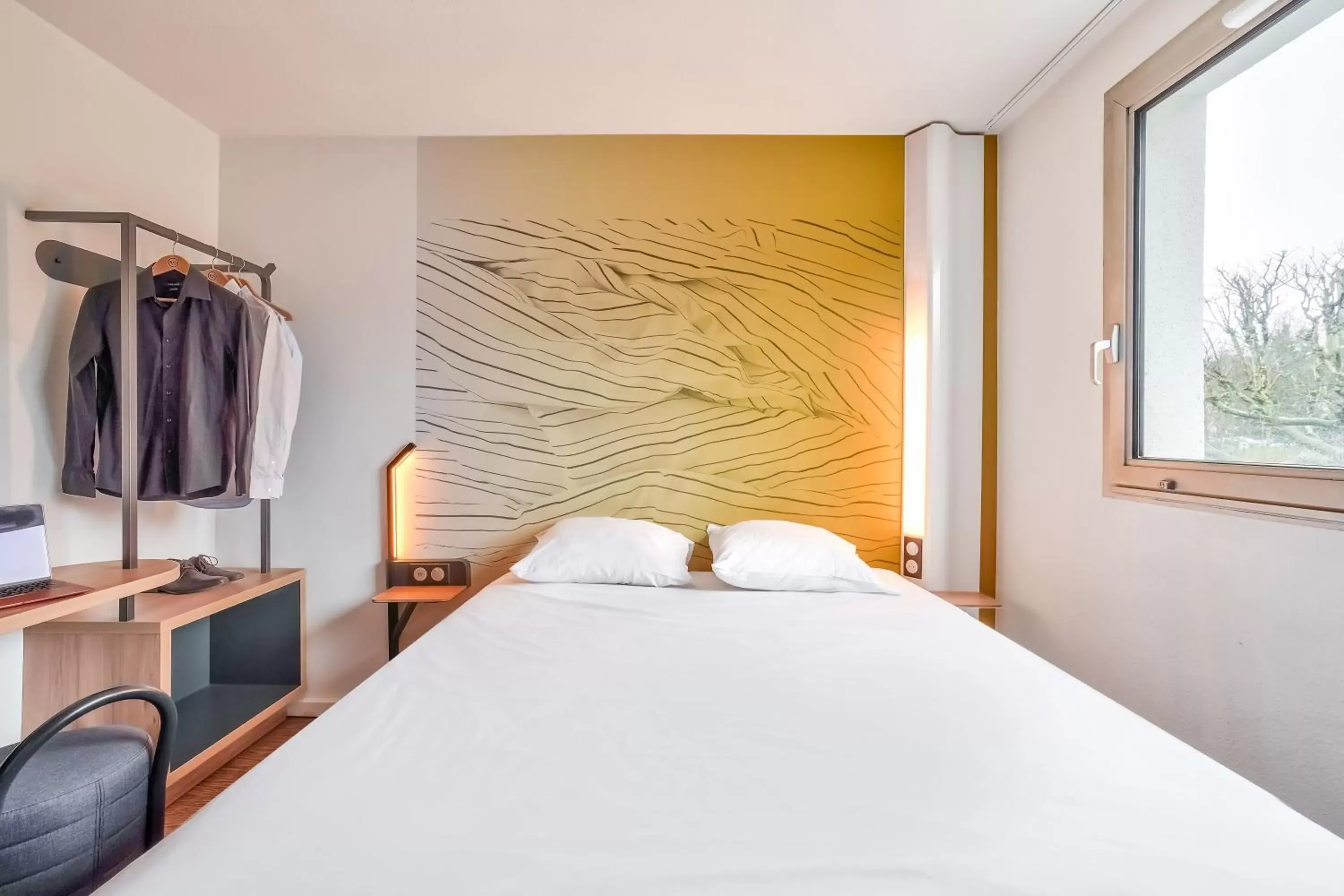 Bedroom, Bed in B&B HOTEL Paris Rosny-sous-Bois