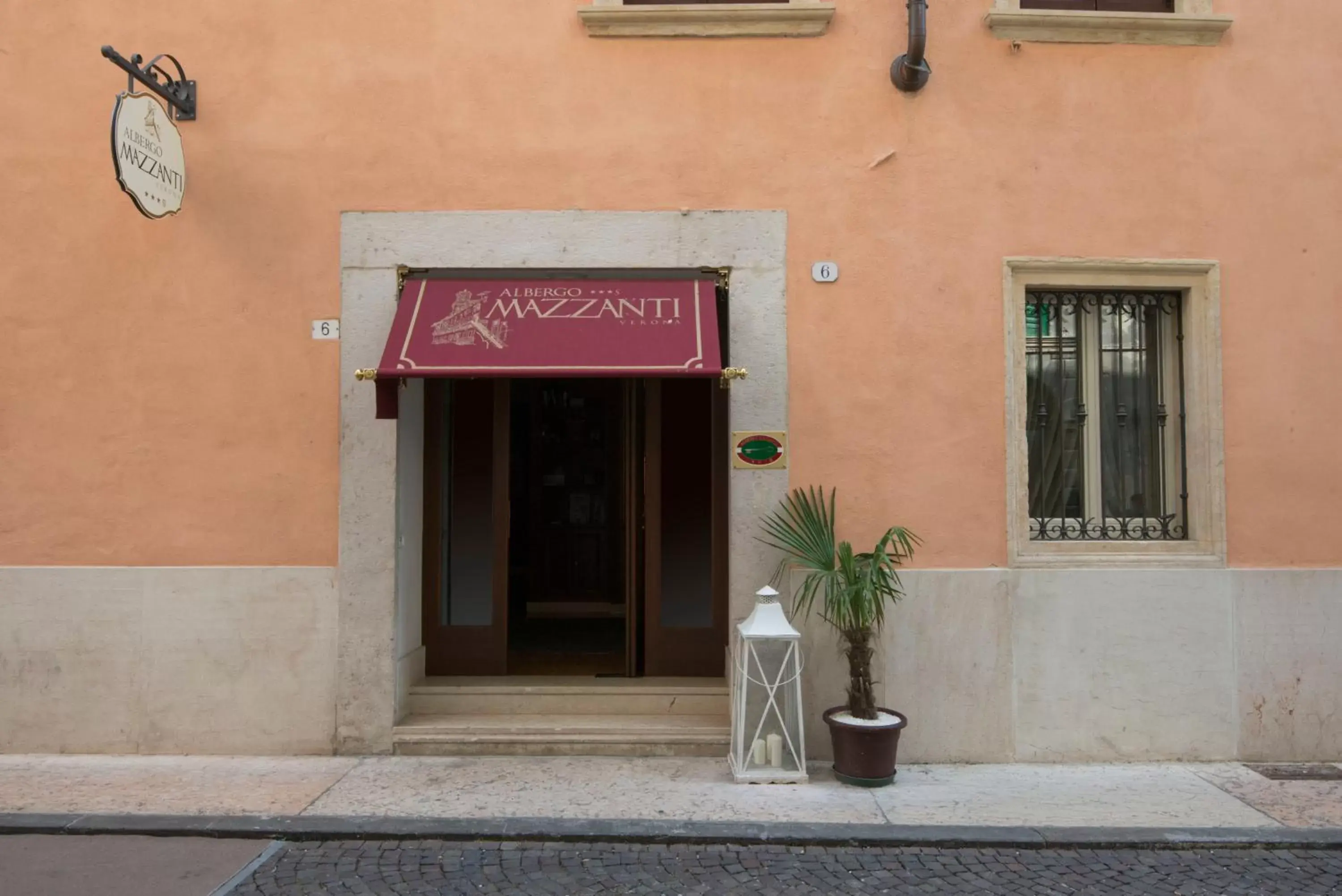 Facade/entrance in Albergo Mazzanti