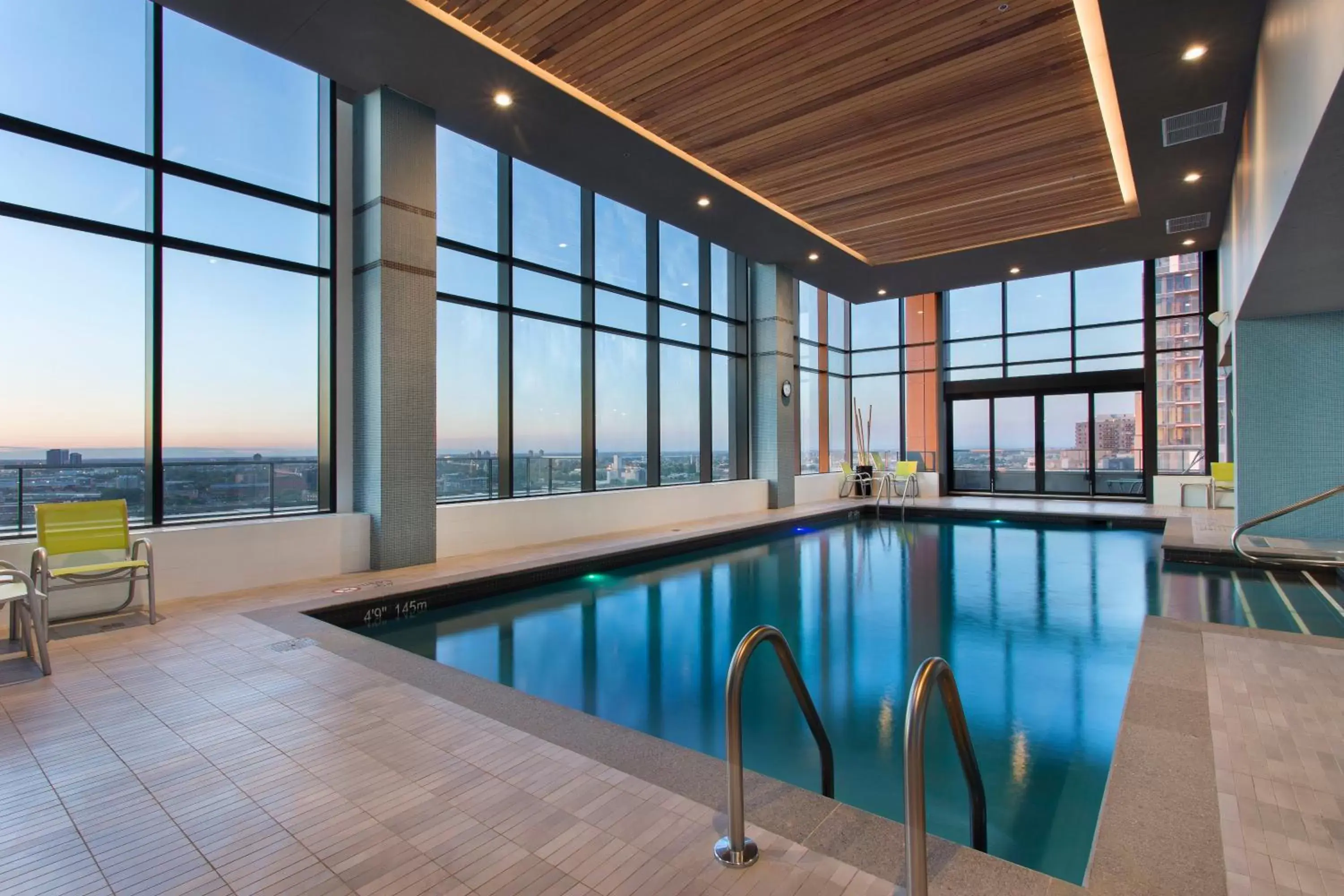 Swimming Pool in Holiday Inn Hotel & Suites - Montreal Centre-ville Ouest, an IHG Hotel