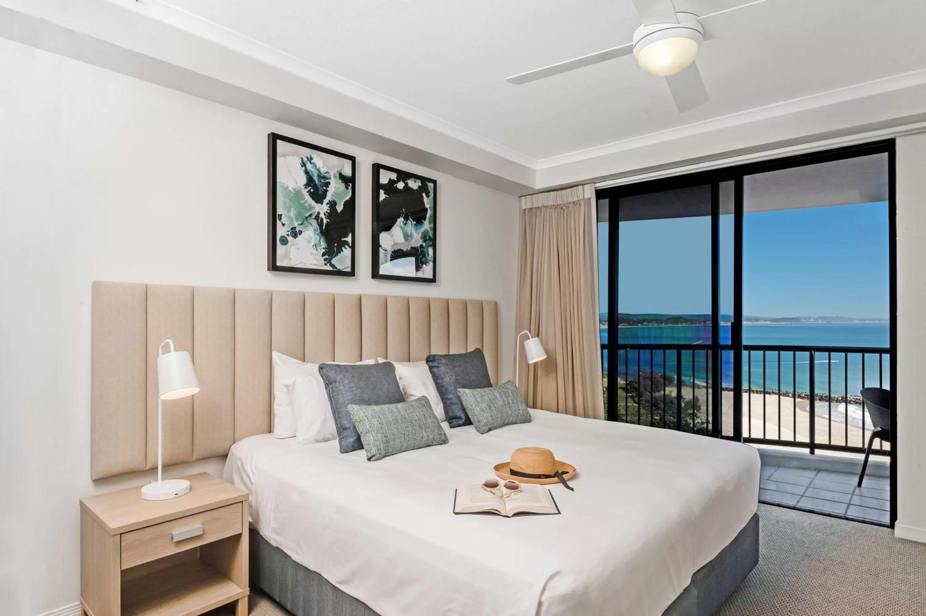 Bed in Mantra Coolangatta Beach