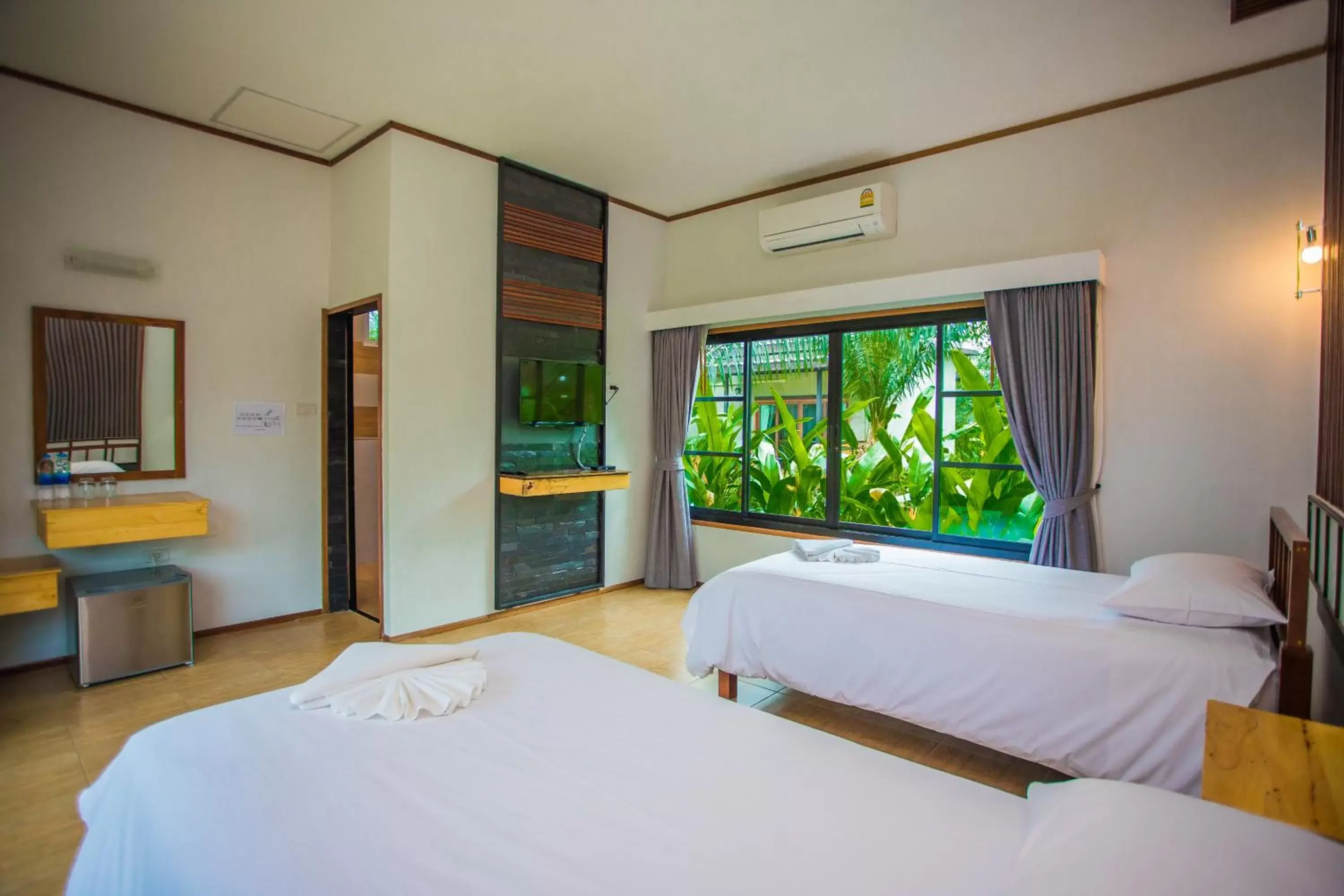 Bedroom, Bed in Palm Pran Resort