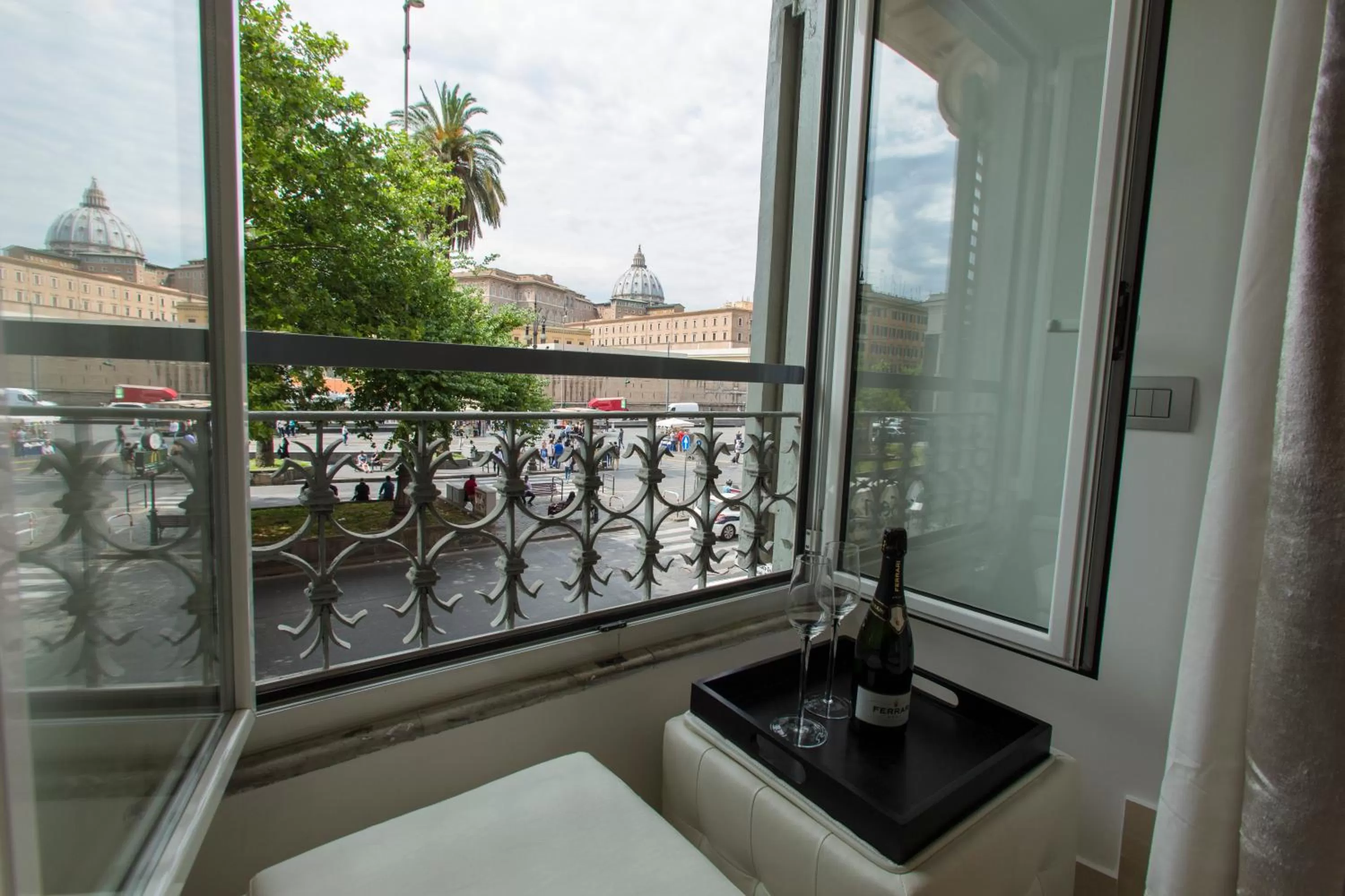 City view in San Pietro Grand Suite