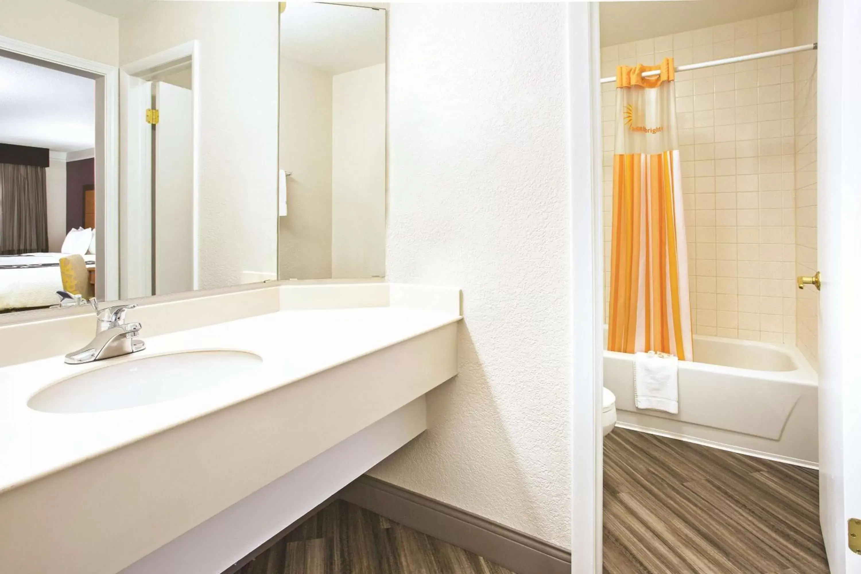 Photo of the whole room, Bathroom in La Quinta Inn by Wyndham Denver Westminster