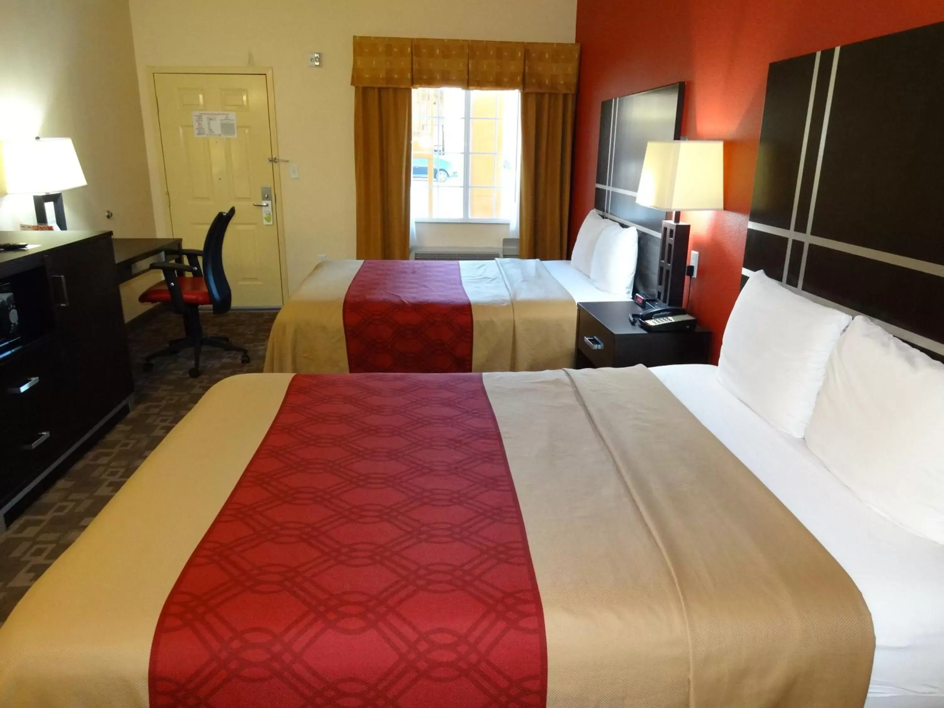 Queen Room with Kitchenette and Two Queen Beds in Regency Inn & Suites - Baytown