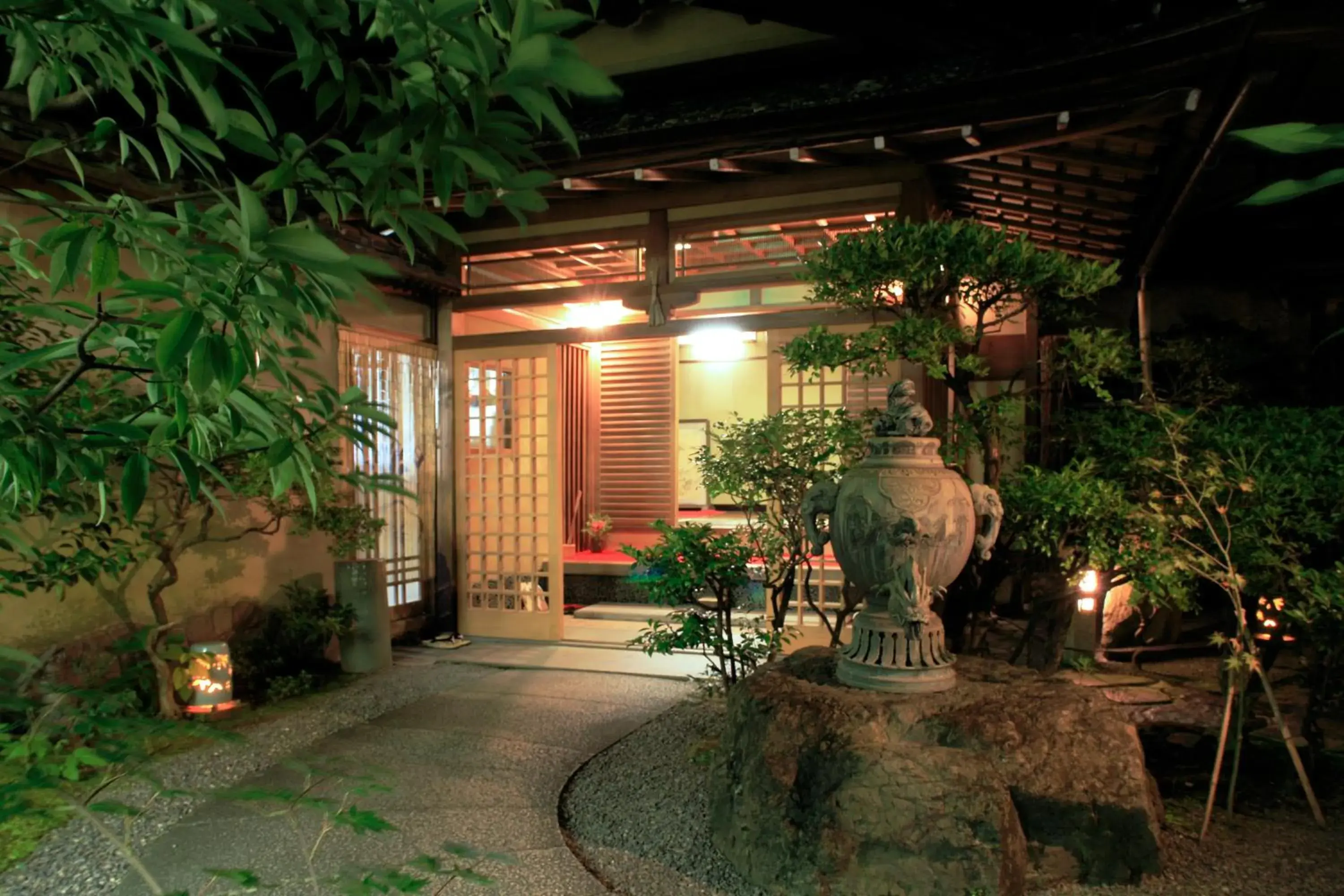 Facade/entrance in Kyoto Nanzenji Ryokan Yachiyo