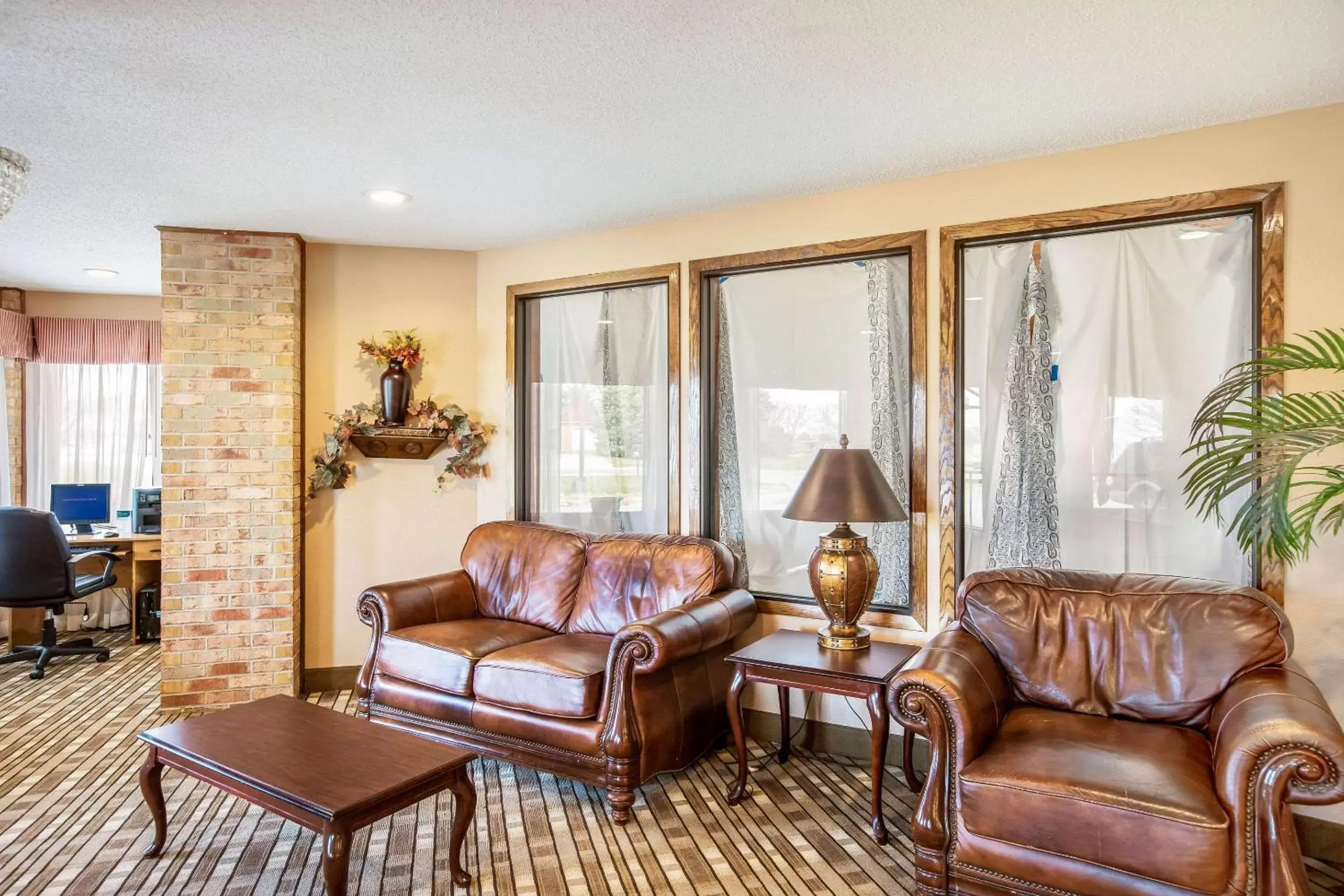 Lobby or reception, Seating Area in Quality Inn Storm Lake