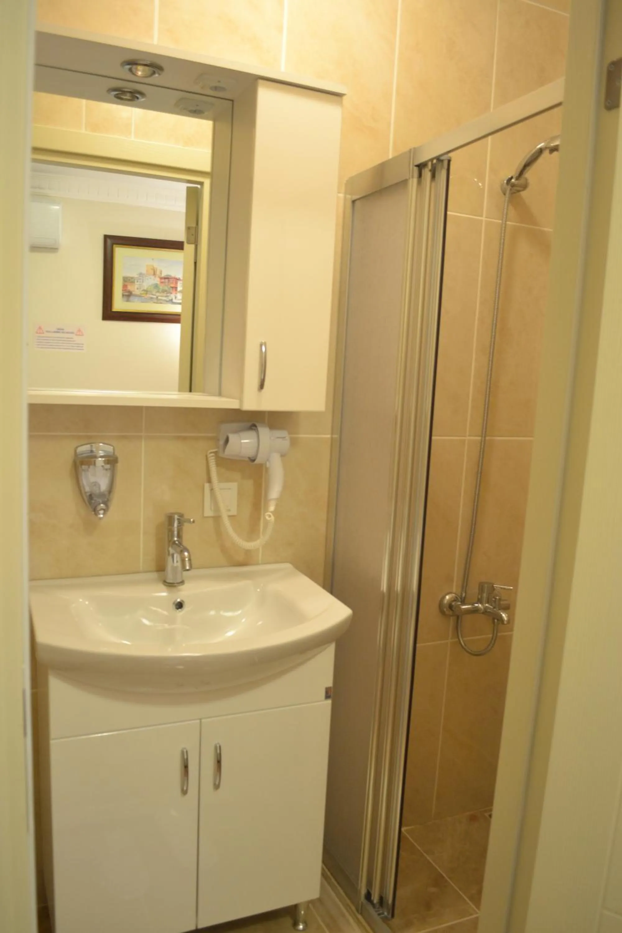 Shower in New Fatih Hotel