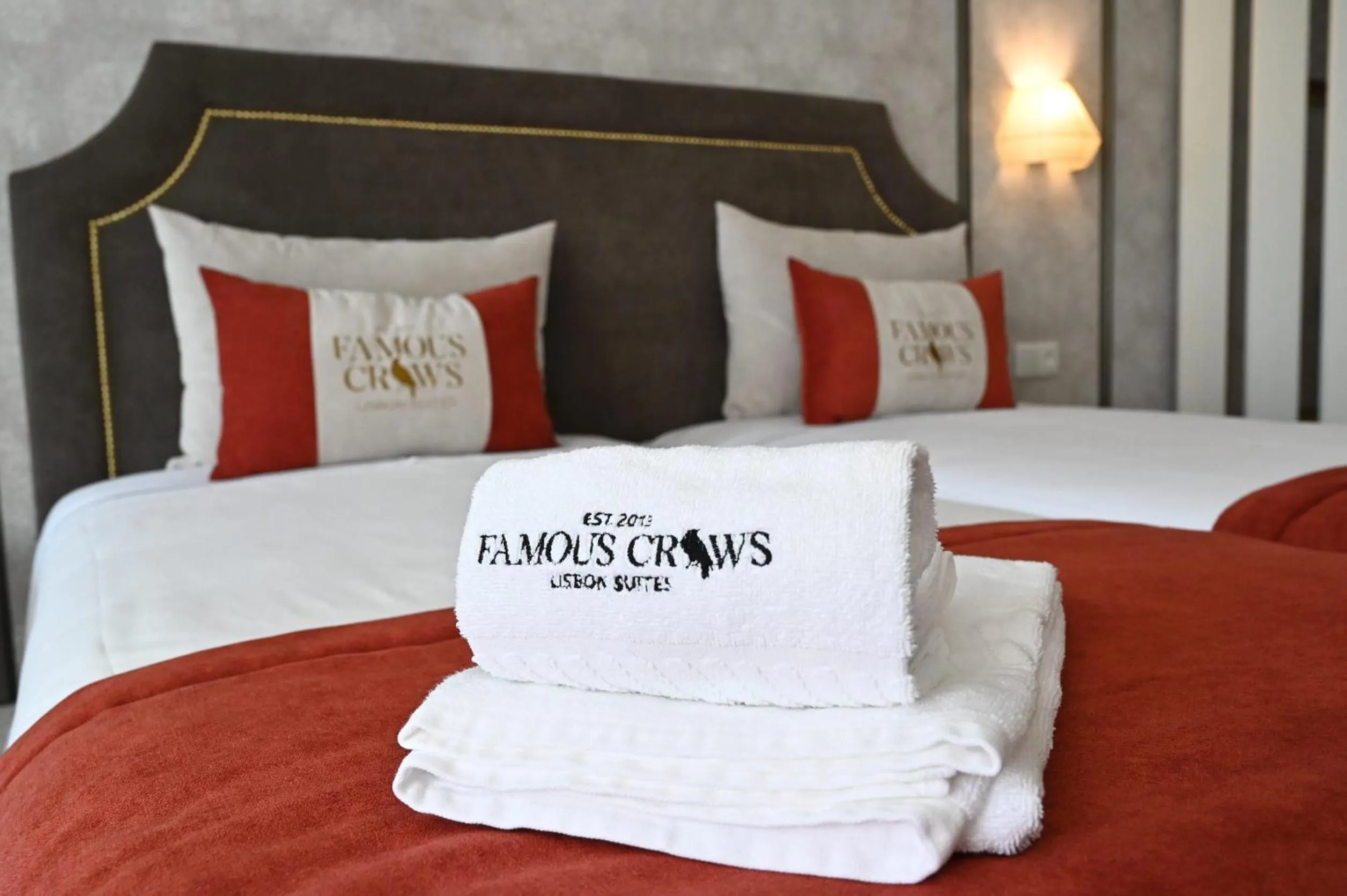 Bed in Famous Crows Lisbon Suites