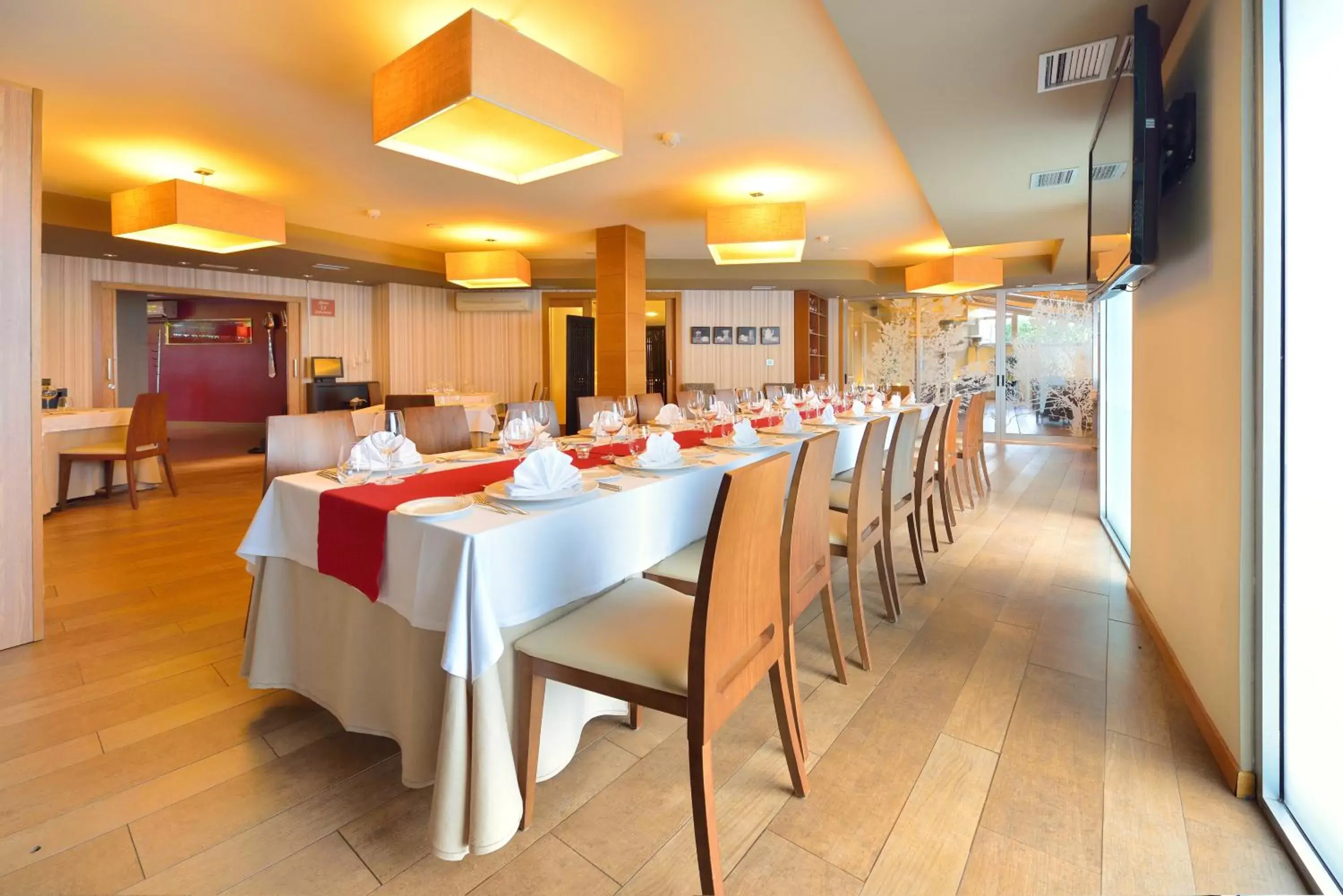 Restaurant/Places to Eat in Hotel Norat Marina & Spa 4* Superior