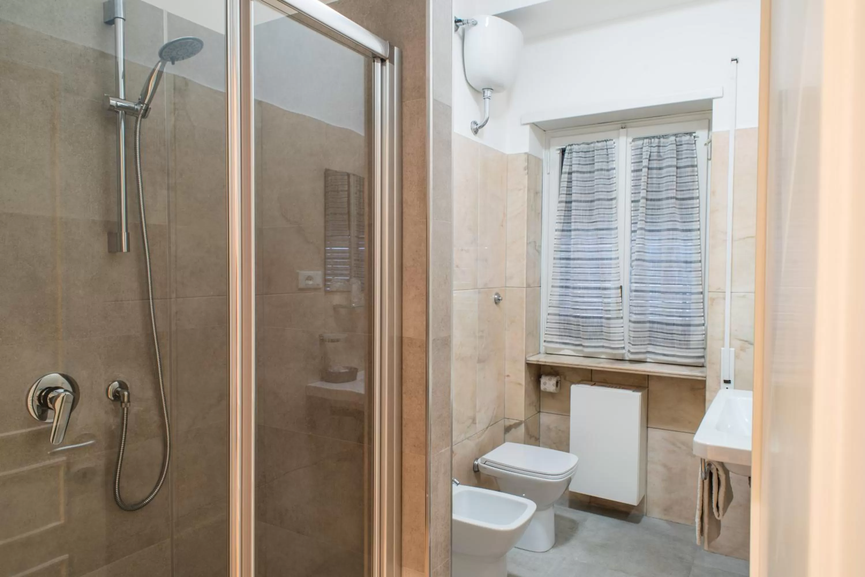 Bathroom in Mirabilia Urbis Roma