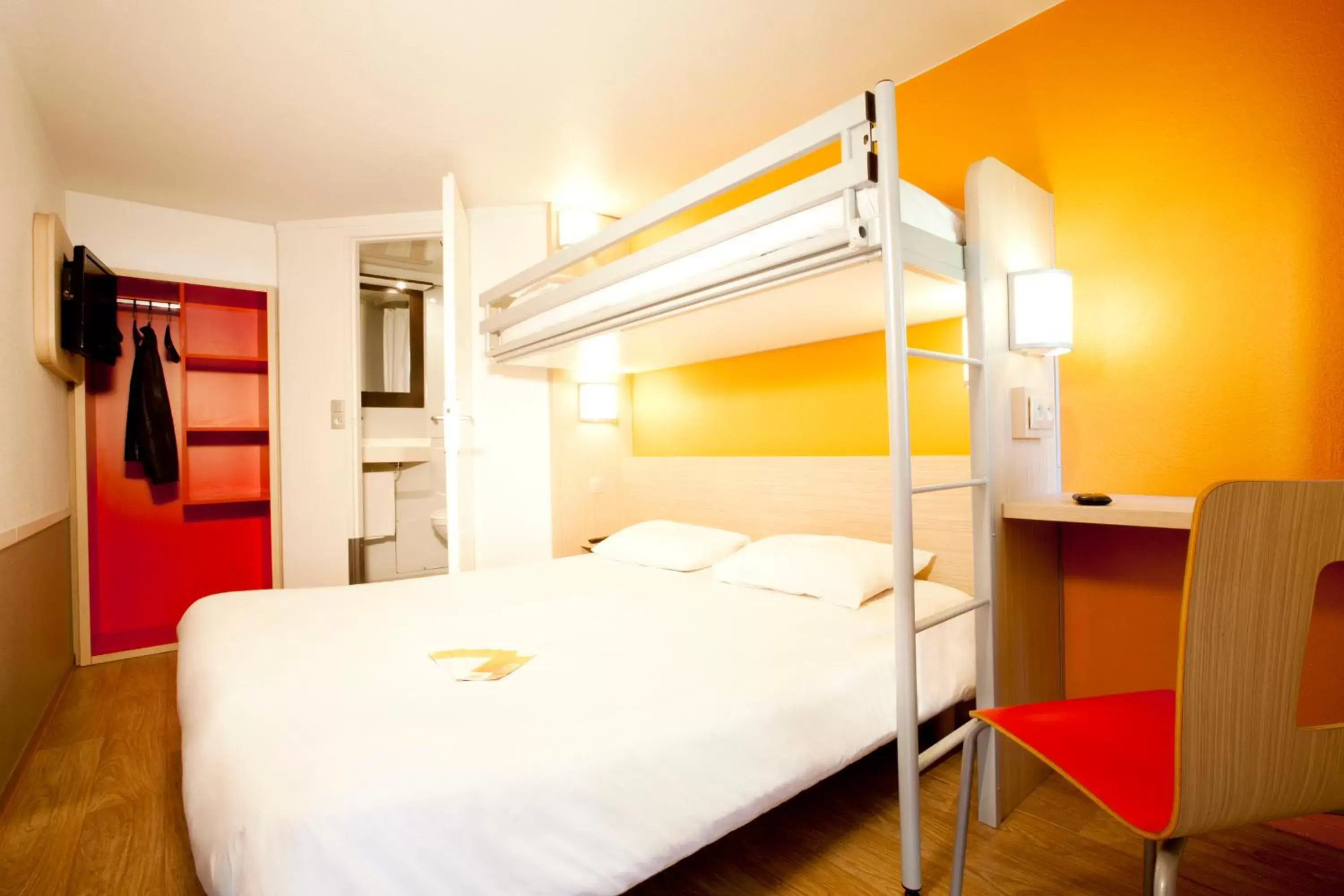 Bedroom, Bunk Bed in Premiere Classe Tours Sud - Joue Les Tours