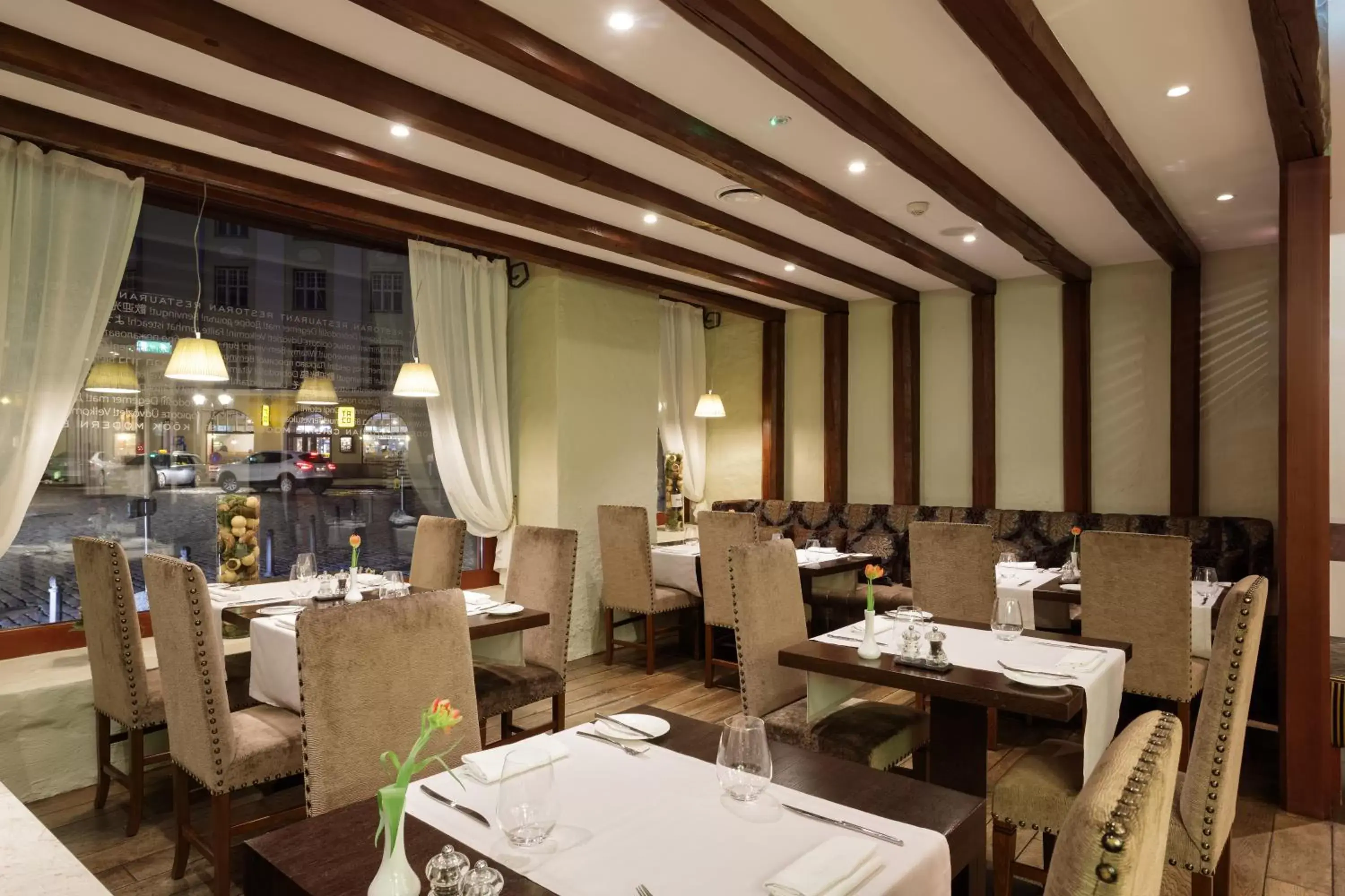 Restaurant/Places to Eat in Rixwell Collection Savoy Boutique Hotel