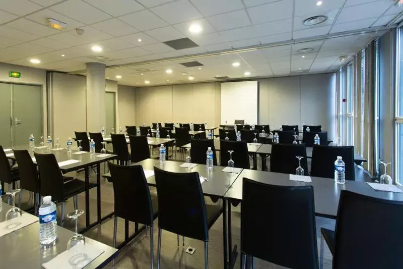 Business facilities in Kyriad Rouen Centre