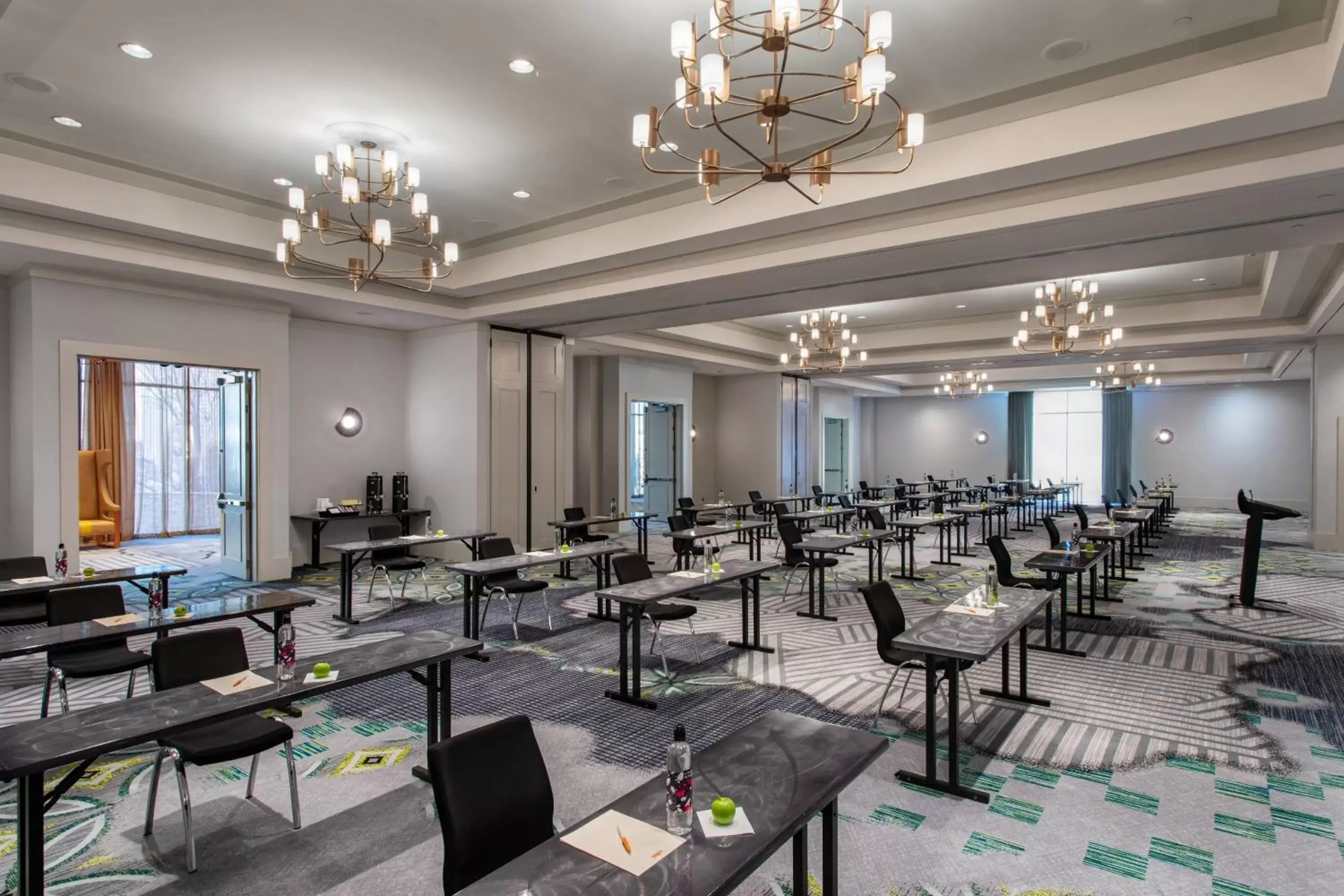 Meeting/conference room, Restaurant/Places to Eat in Hotel Colee, Atlanta Buckhead, Autograph Collection