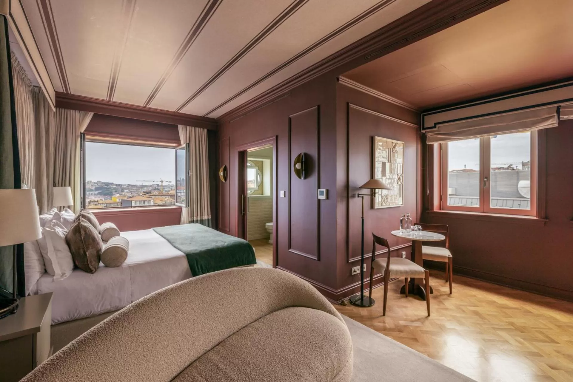 Living room, Bed in Hospes Infante Sagres Porto - Small Luxury Hotels Of The World