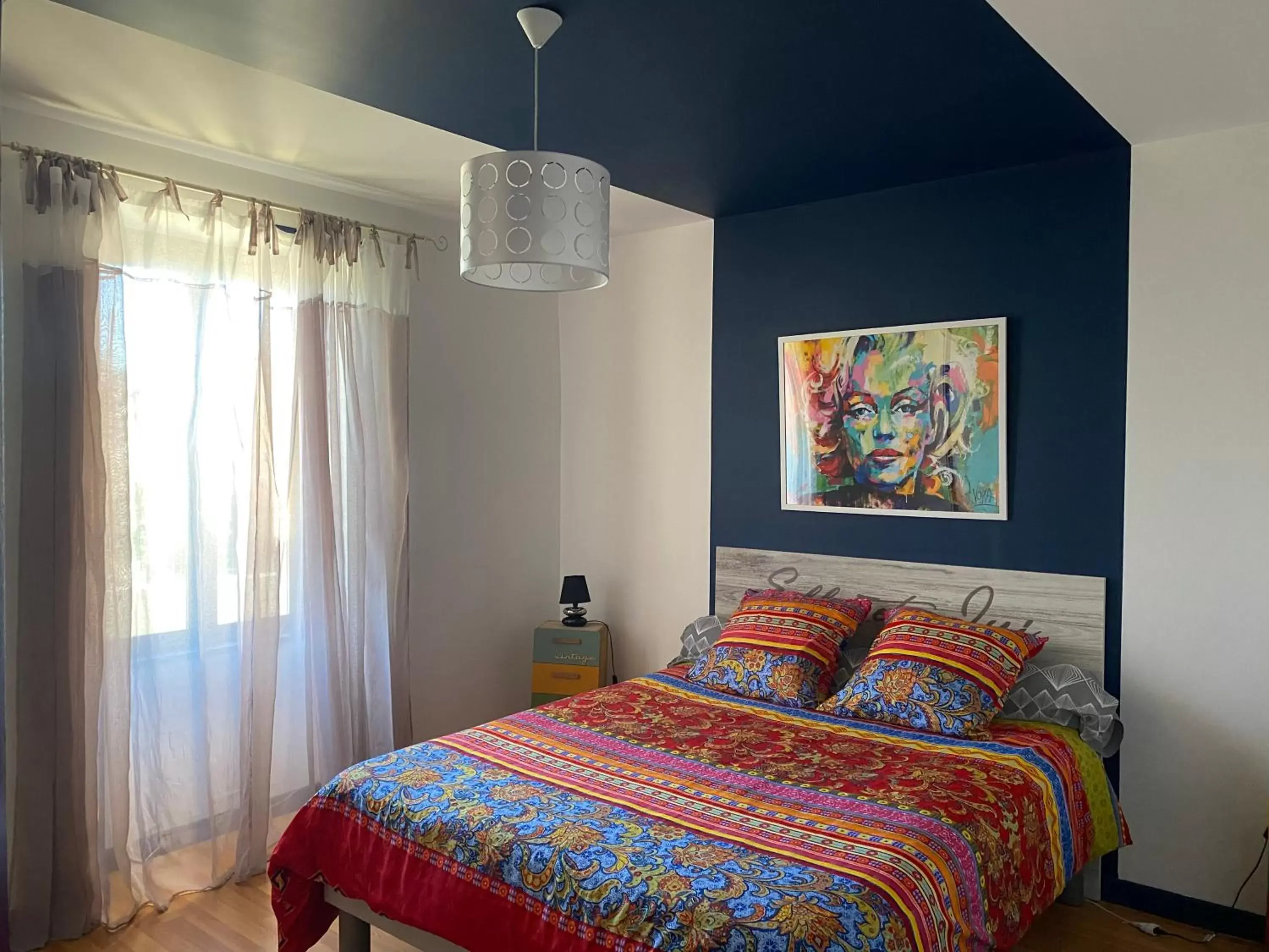 Bedroom, Bed in Maison Piscine et Jacuzzi