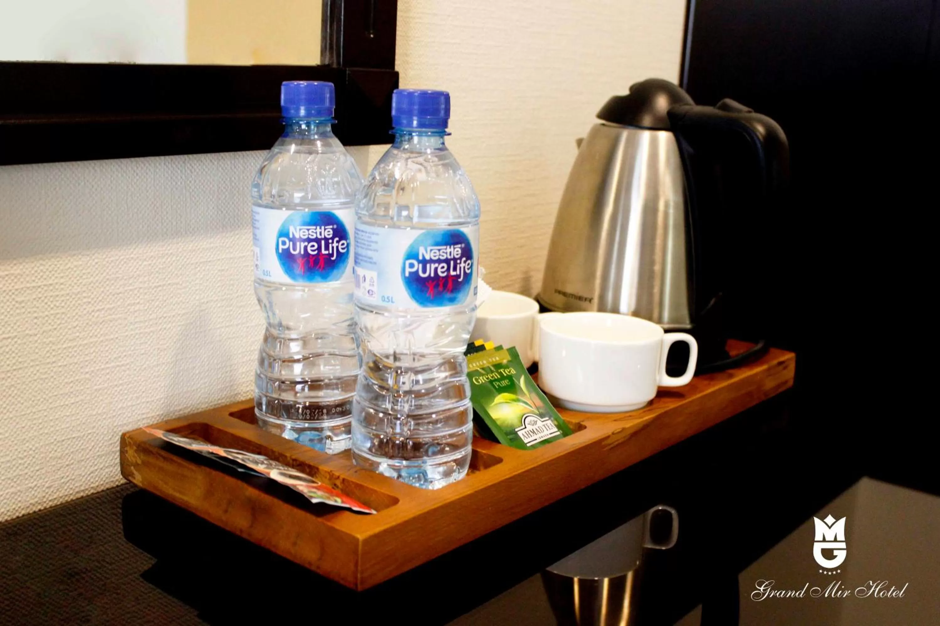 Coffee/tea facilities in Grand Mir Hotel