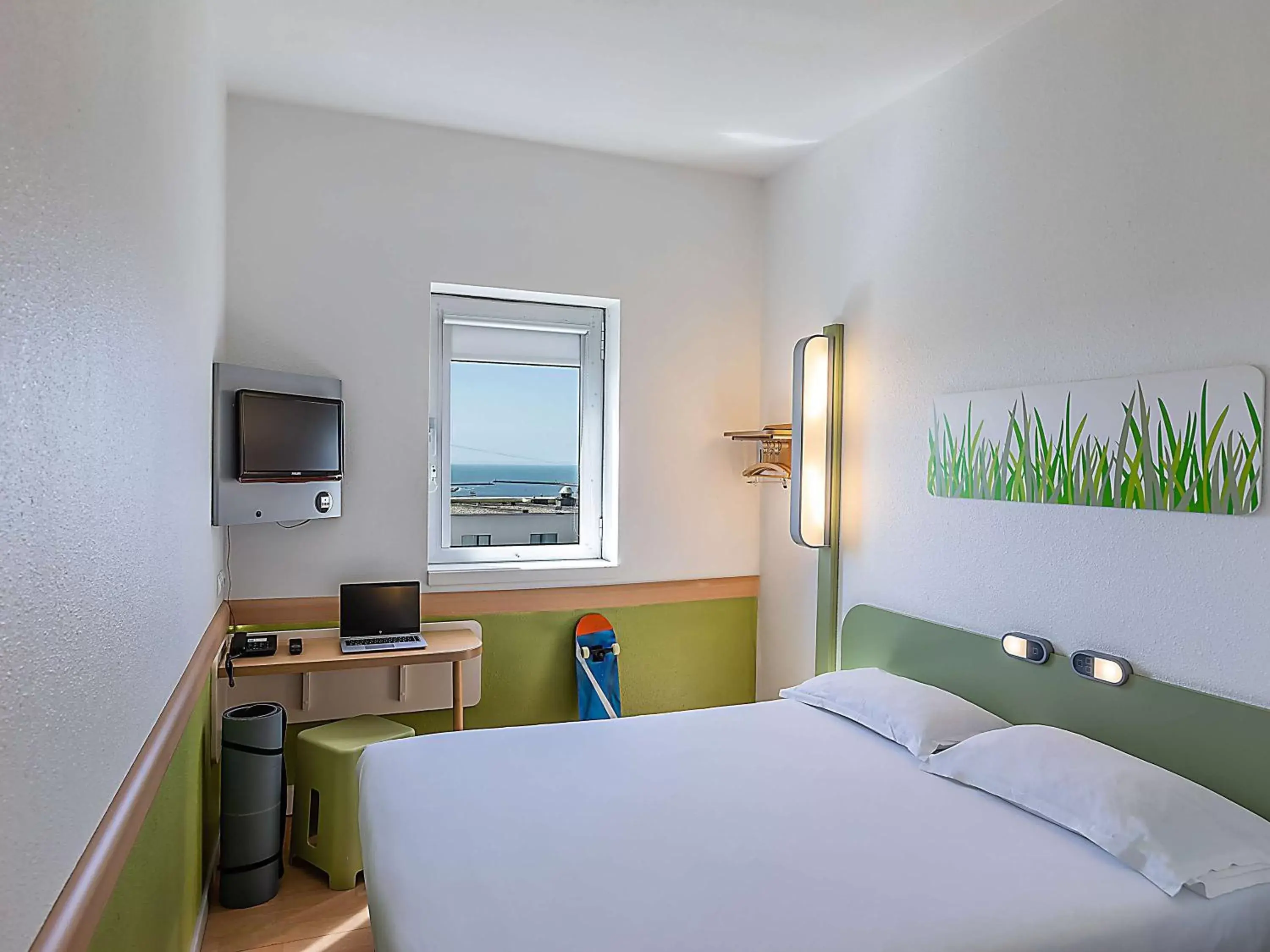 Bedroom in Hotel ibis Budget Porto Gaia