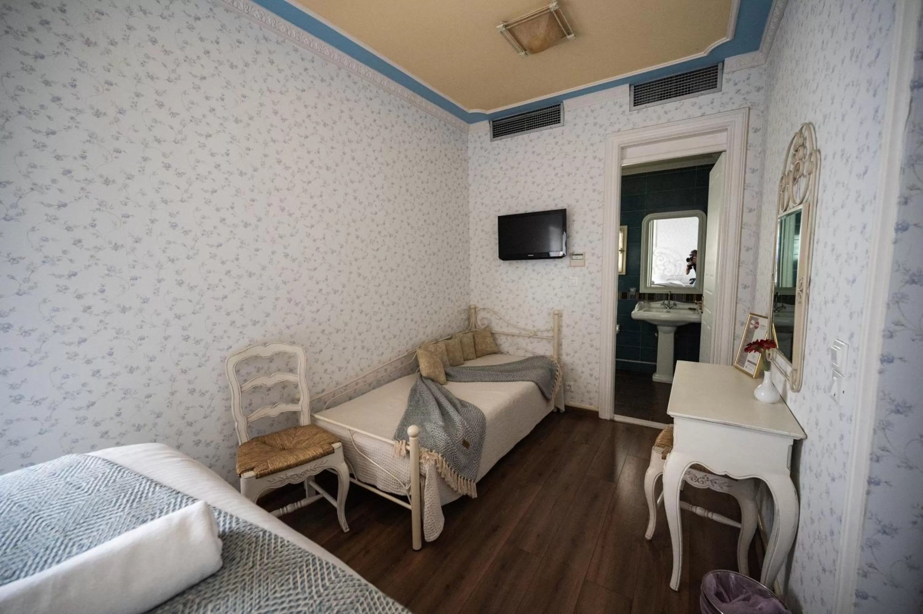 Bed in Boutique Hotel Anagennisis