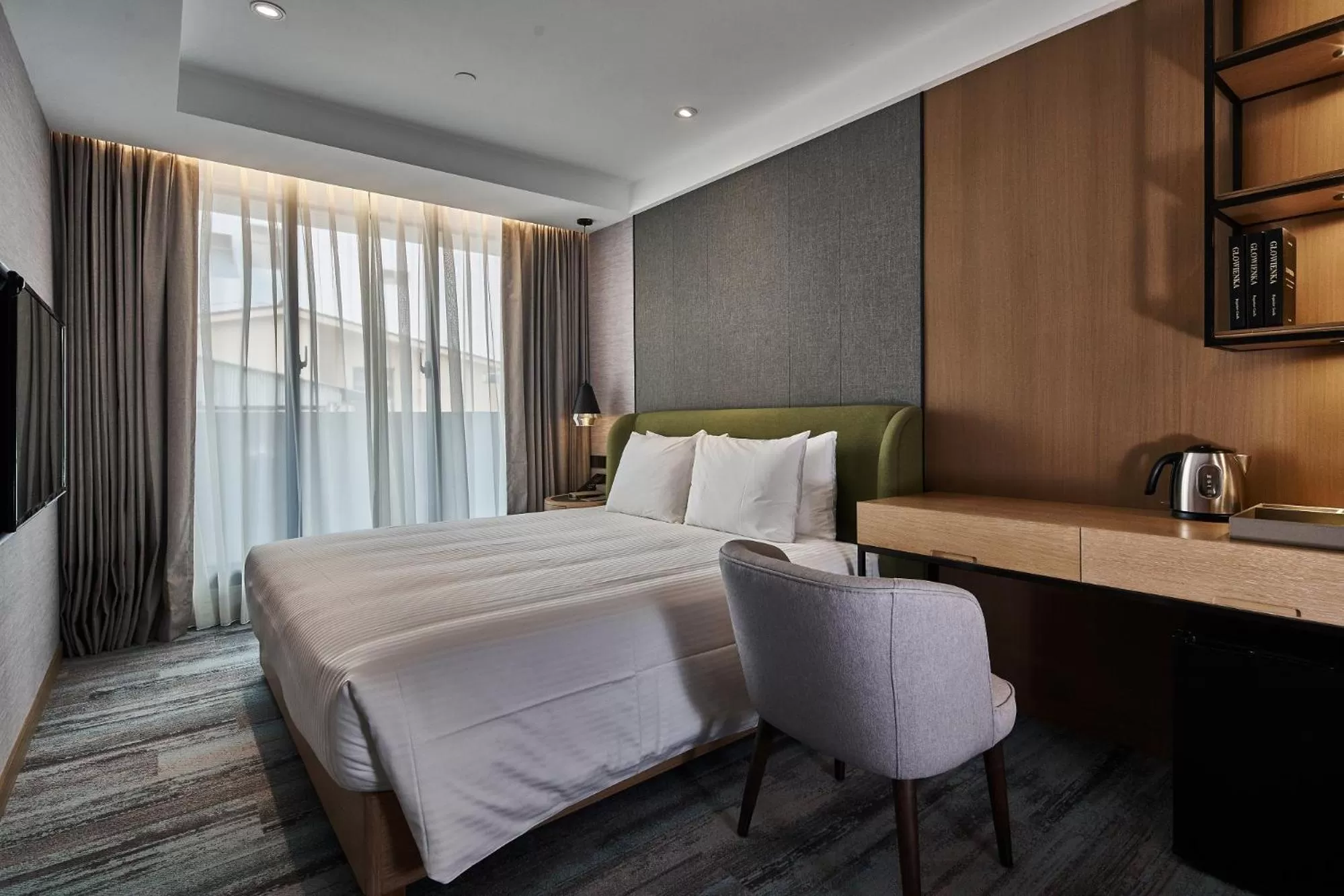Seating area, Bed in Harbour 10 Hotel