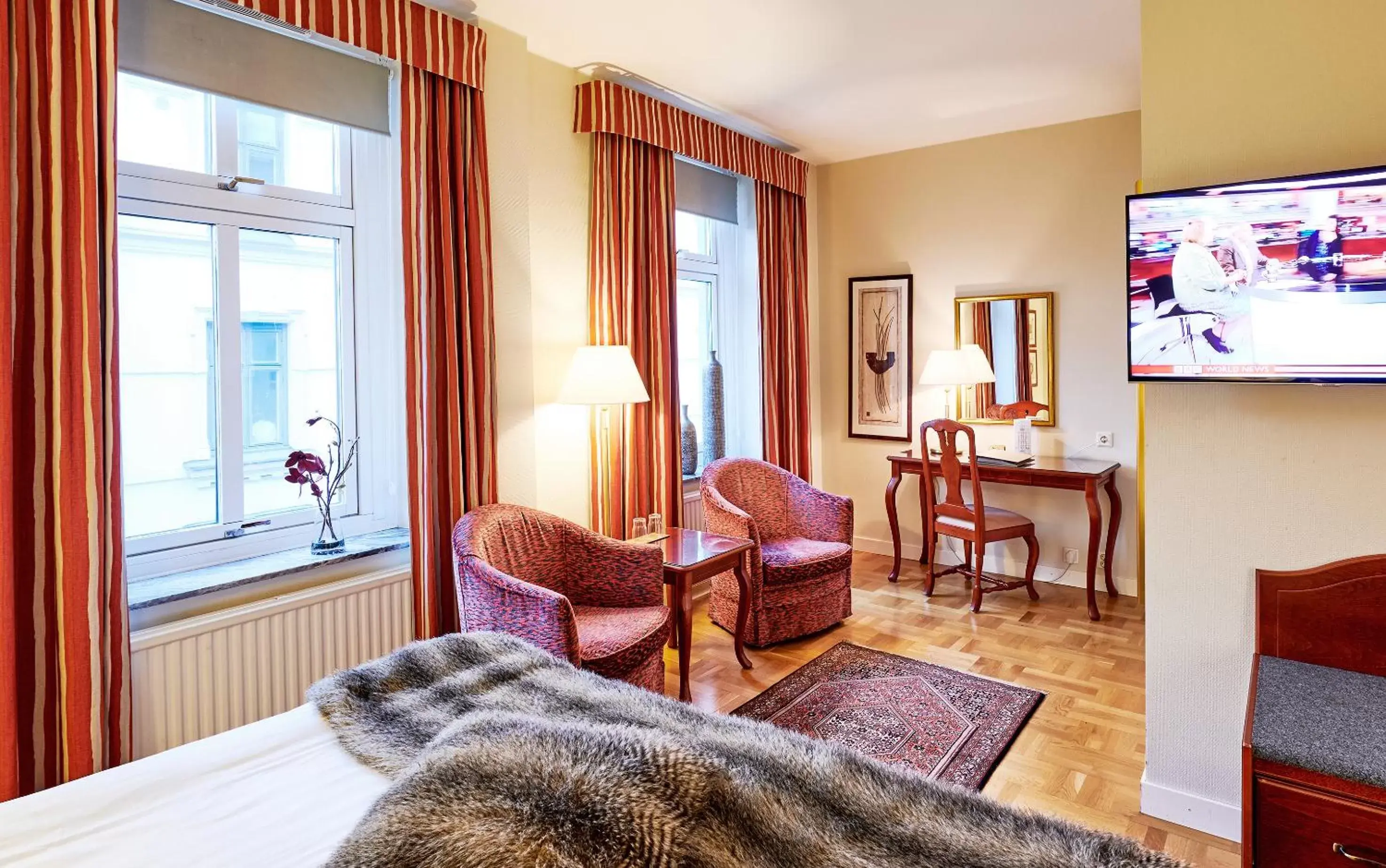 Bedroom, Seating Area in Hotel Royal