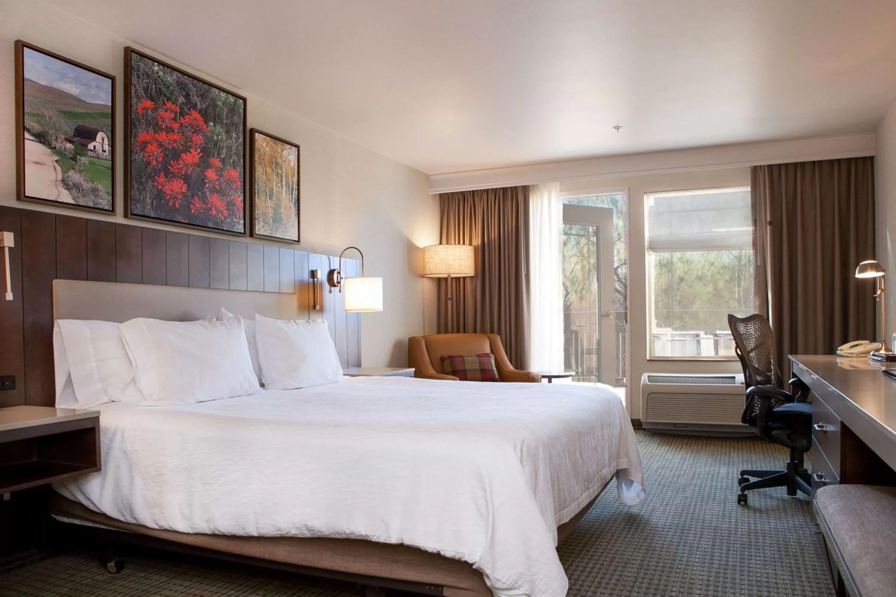 Bed in Hilton Garden Inn Boise / Eagle